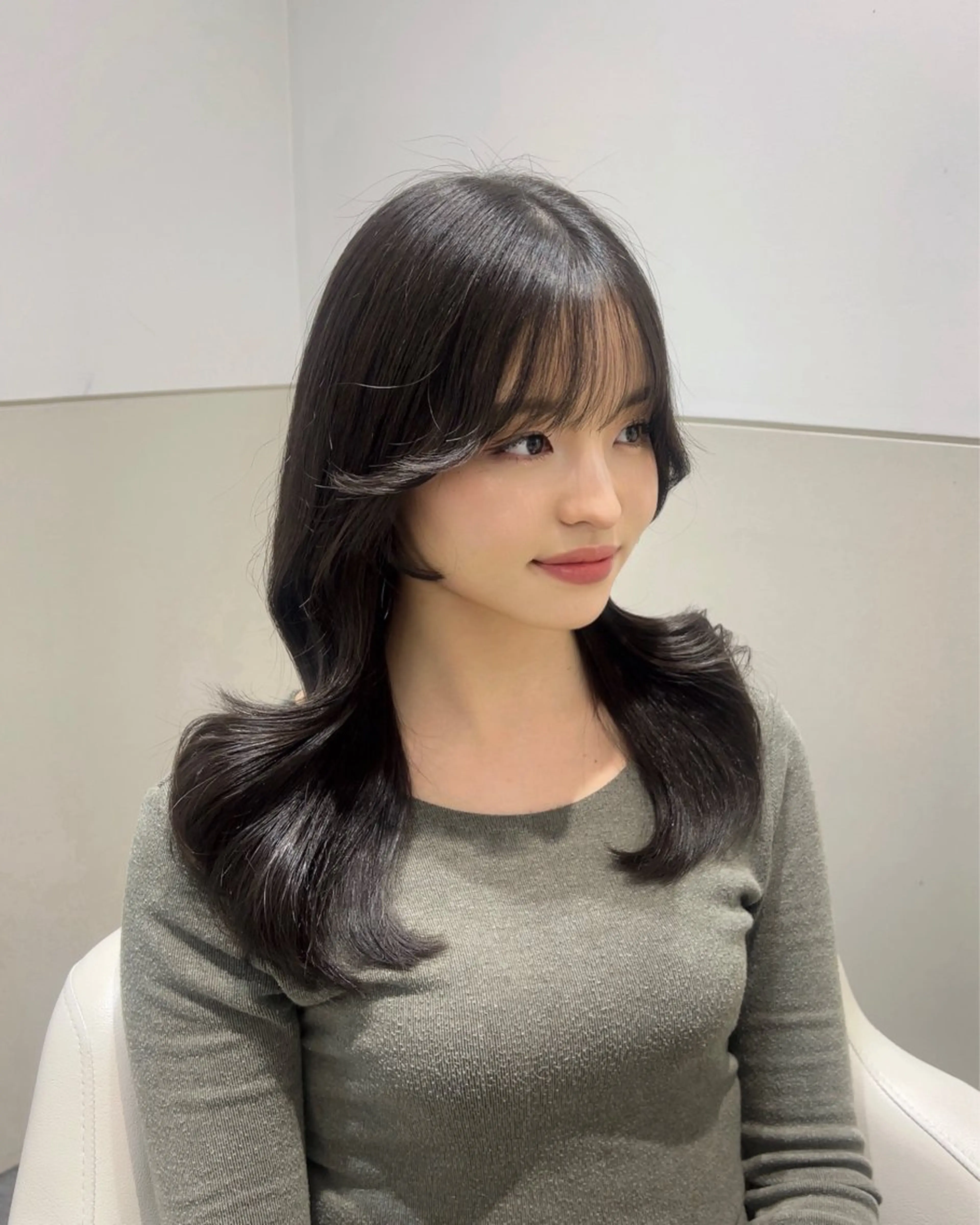 セミロング カラー ヘアアレンジ くびれヘア 🩷韓国ヘア/ヨシン モリ🩷Maikaのヘアスタイル