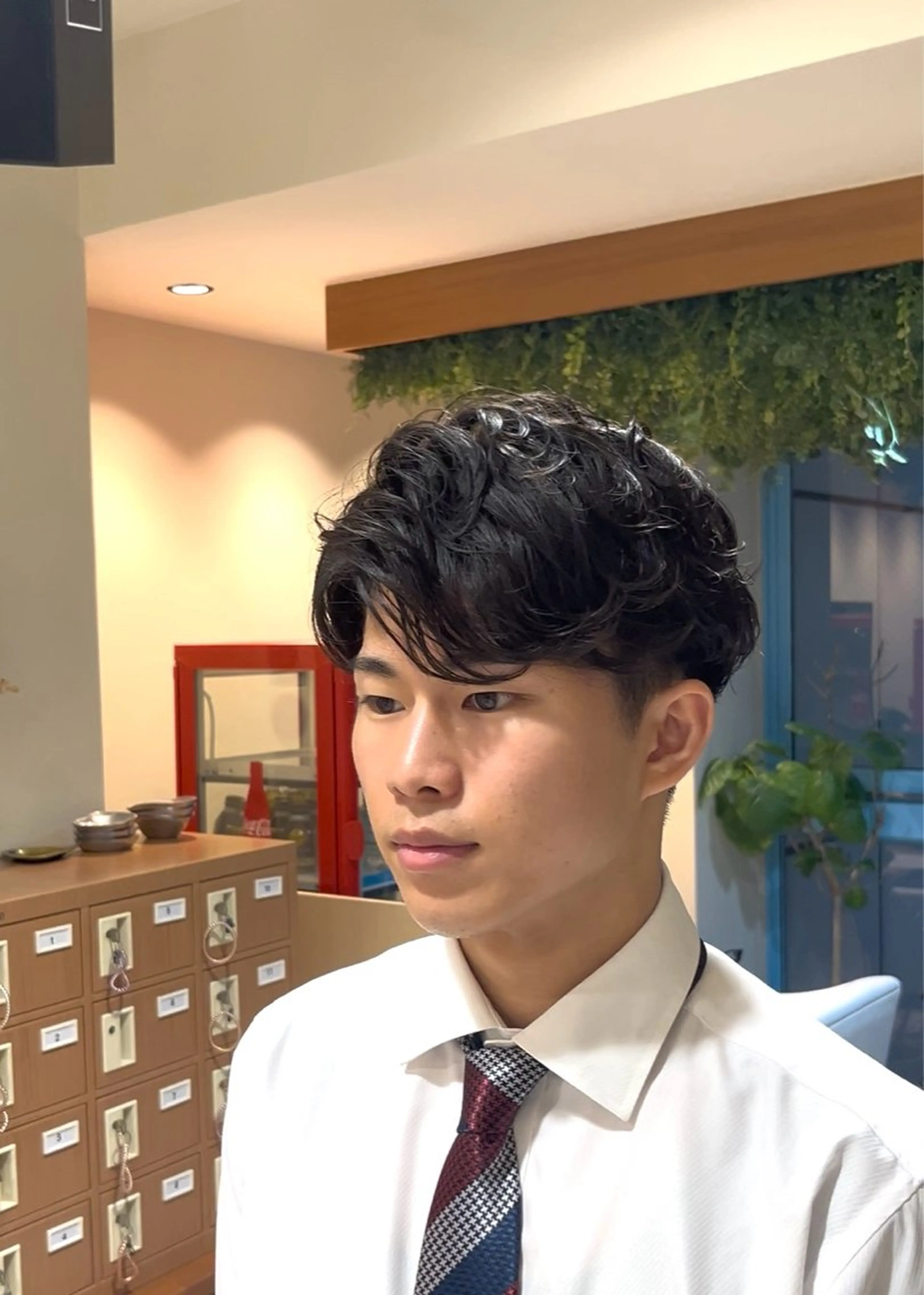 ショート パーマ メンズ フェザーパーマ メンズパーマ カット パーマ CYAN.所属・山口 陸のヘアスタイル