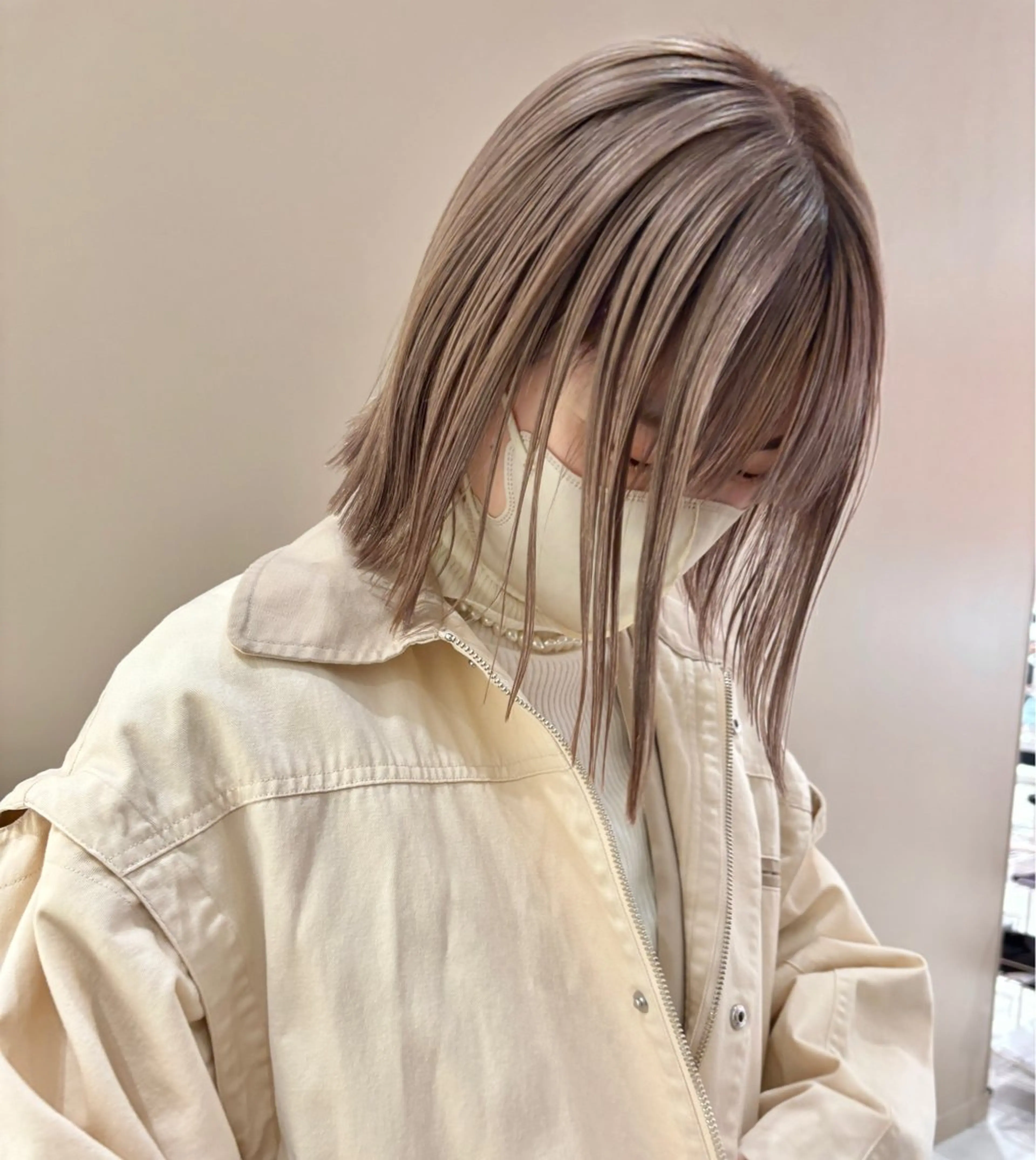 ミディアム カラー ブリーチ ブラウンカラー グレージュ ミルクティーグレージュ ボブ 🌿ショート🌿 パーマ🌿淳平のヘアスタイル