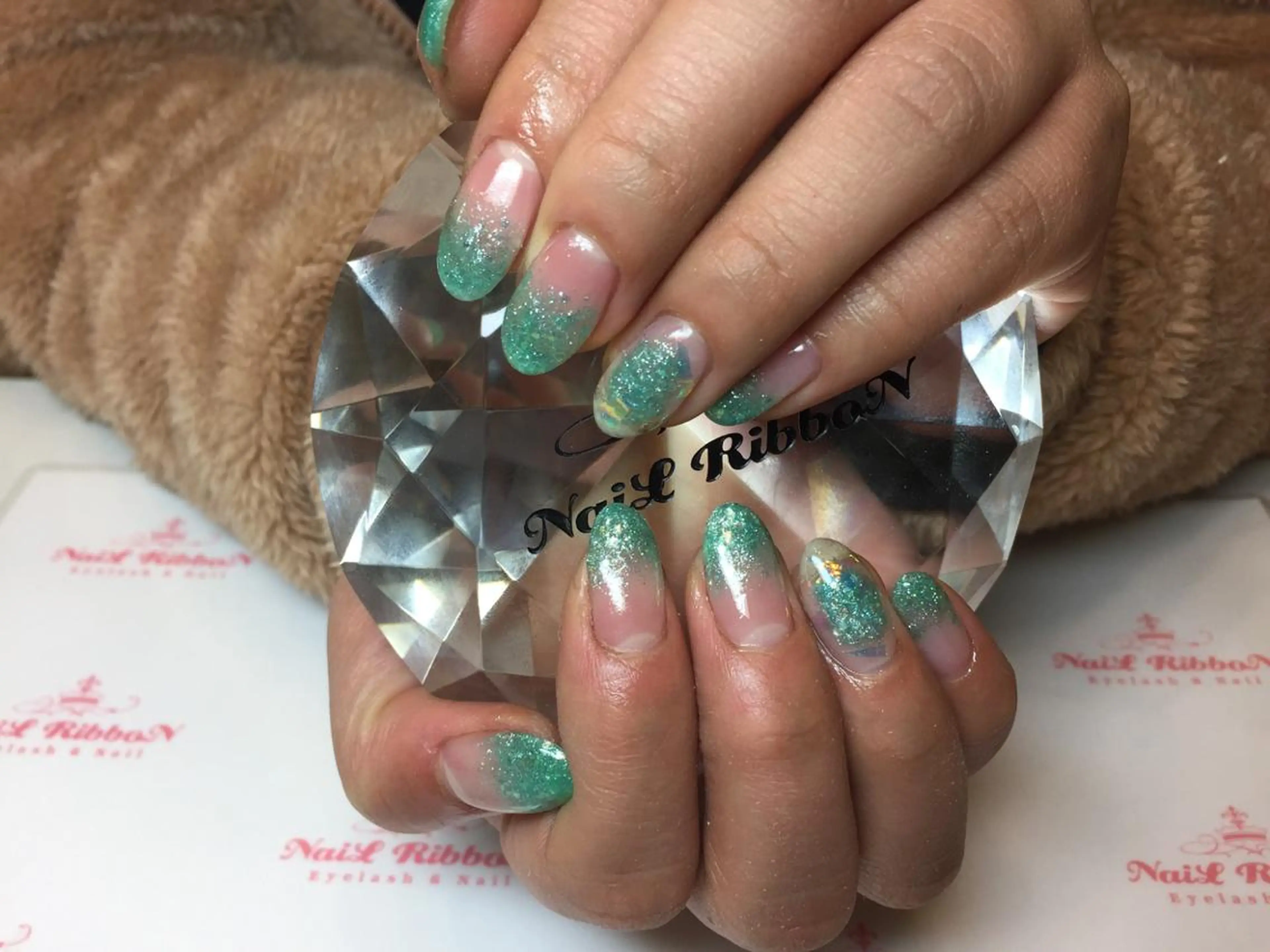 ネイル ネイルリボン 受付スタッフのネイルデザイン