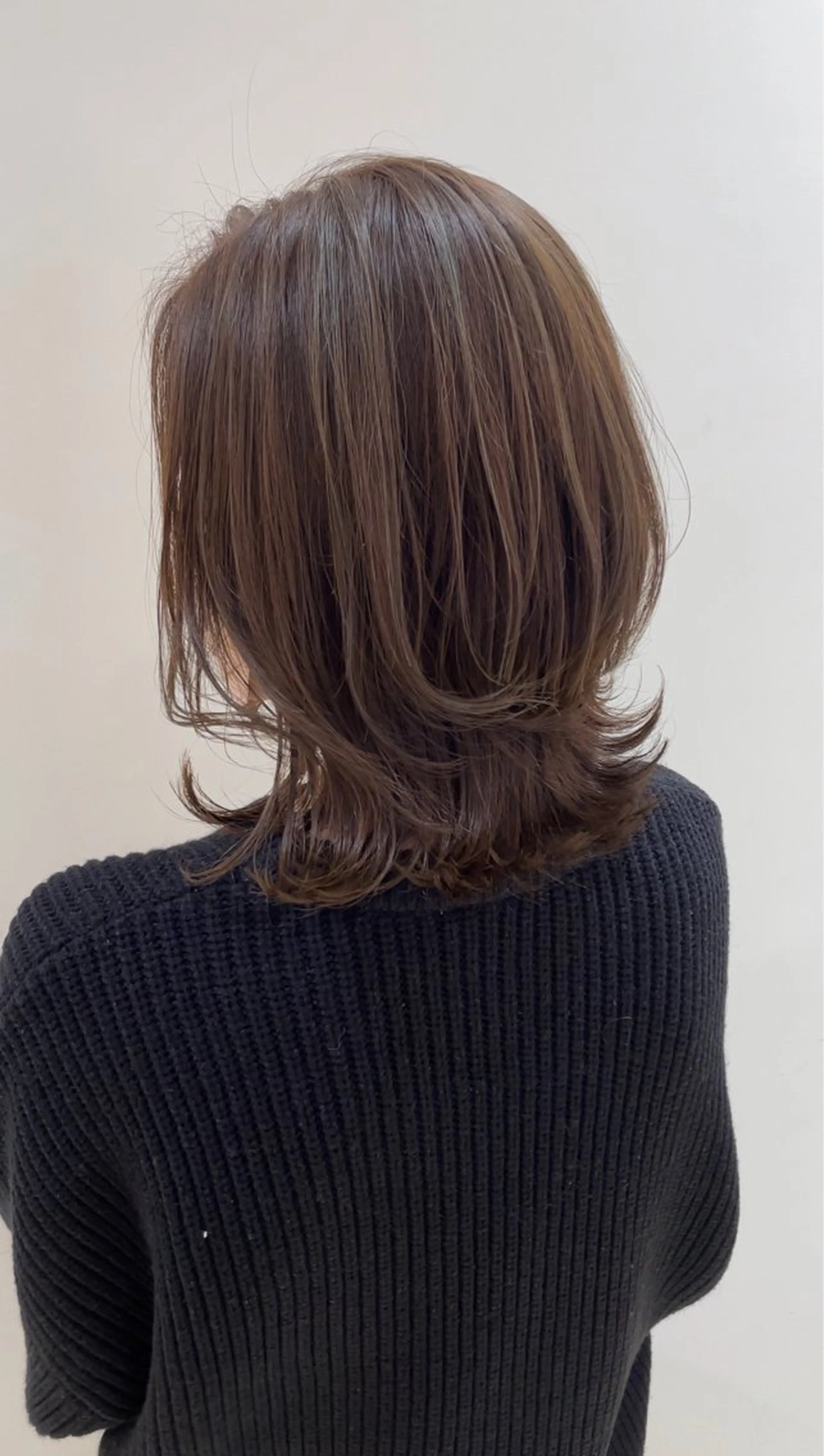 ミディアム 吉澤 杏美のヘアスタイル