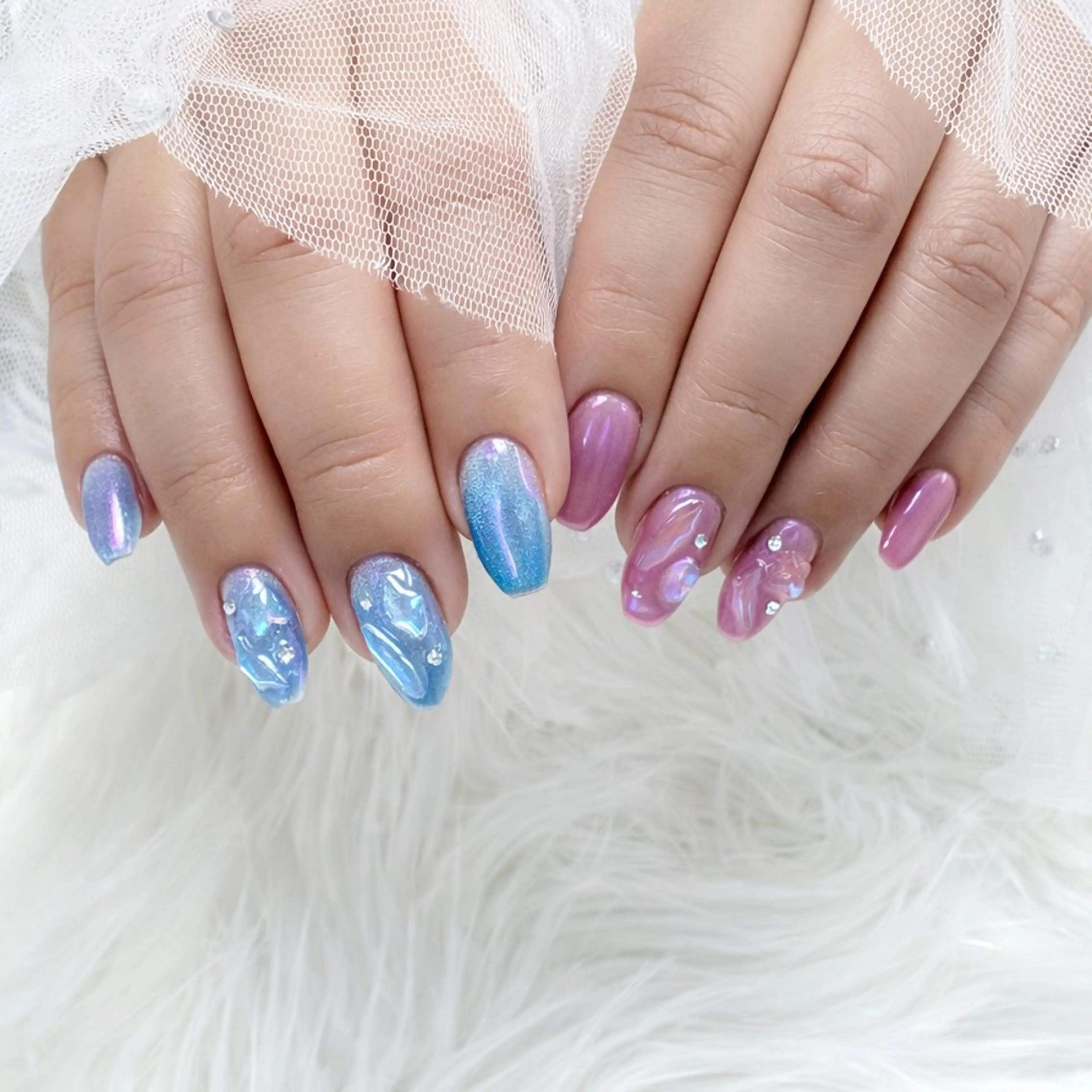 ネイル オーロラネイル 氷ネイル・うるうるネイル マグネットネイル ハンドネイル SHINE nail salonのネイルデザイン