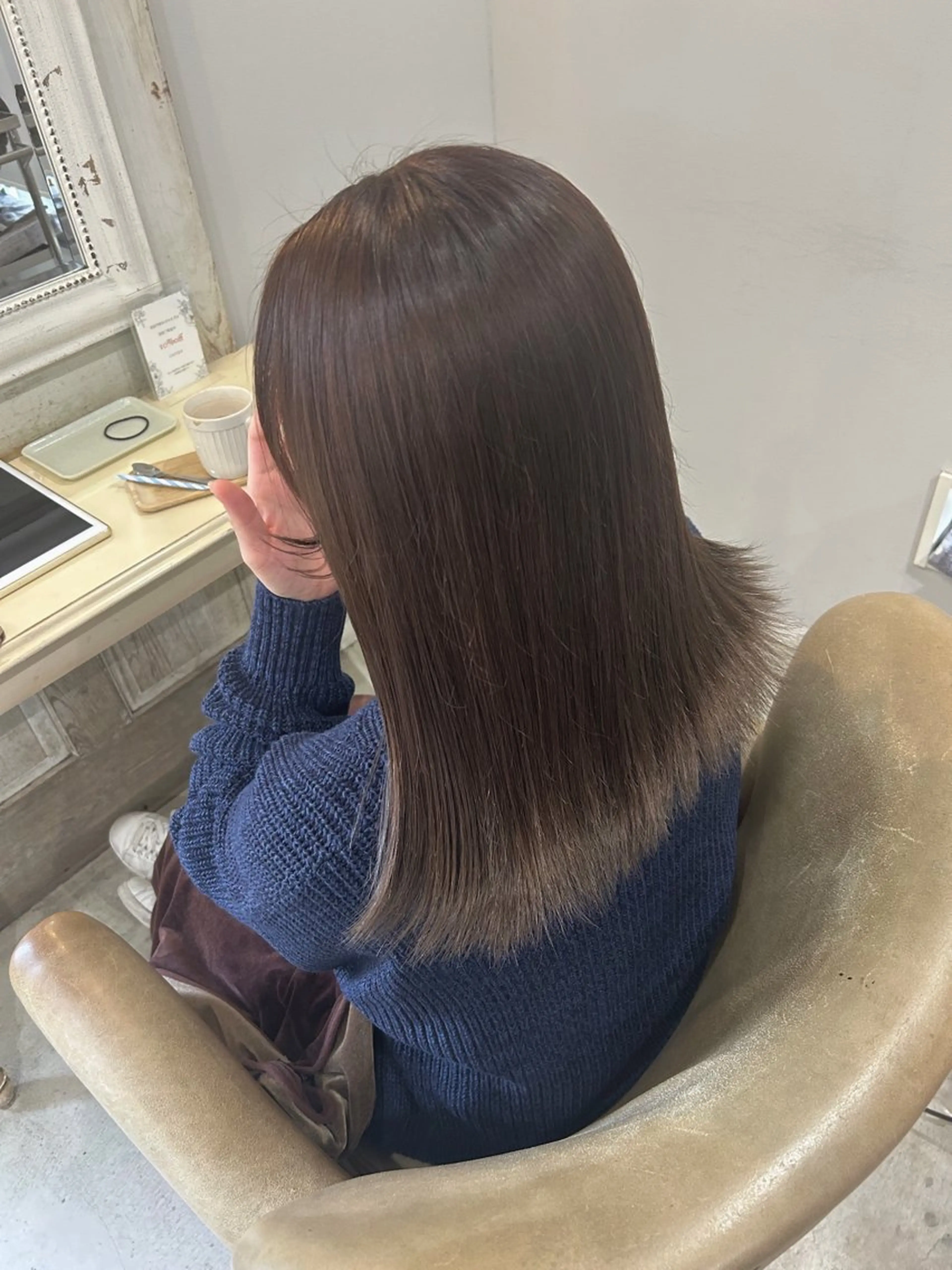 セミロング ayumi ／透明感カラーのヘアスタイル