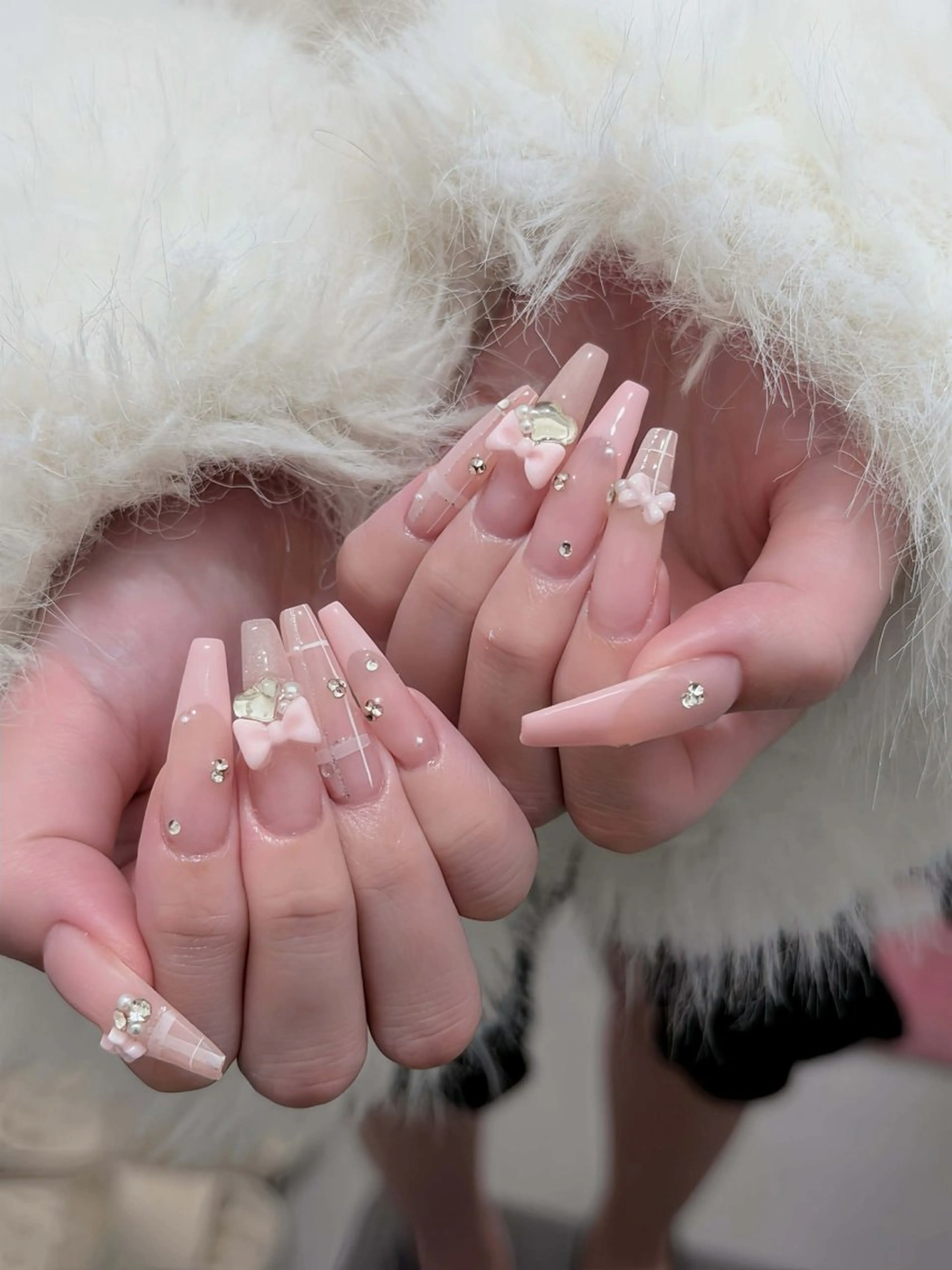 ネイル オーロラネイル ボルドー ブラウン 氷ネイル・うるうるネイル キラキラネイル ハンドネイル Julli NailStudioのネイルデザイン