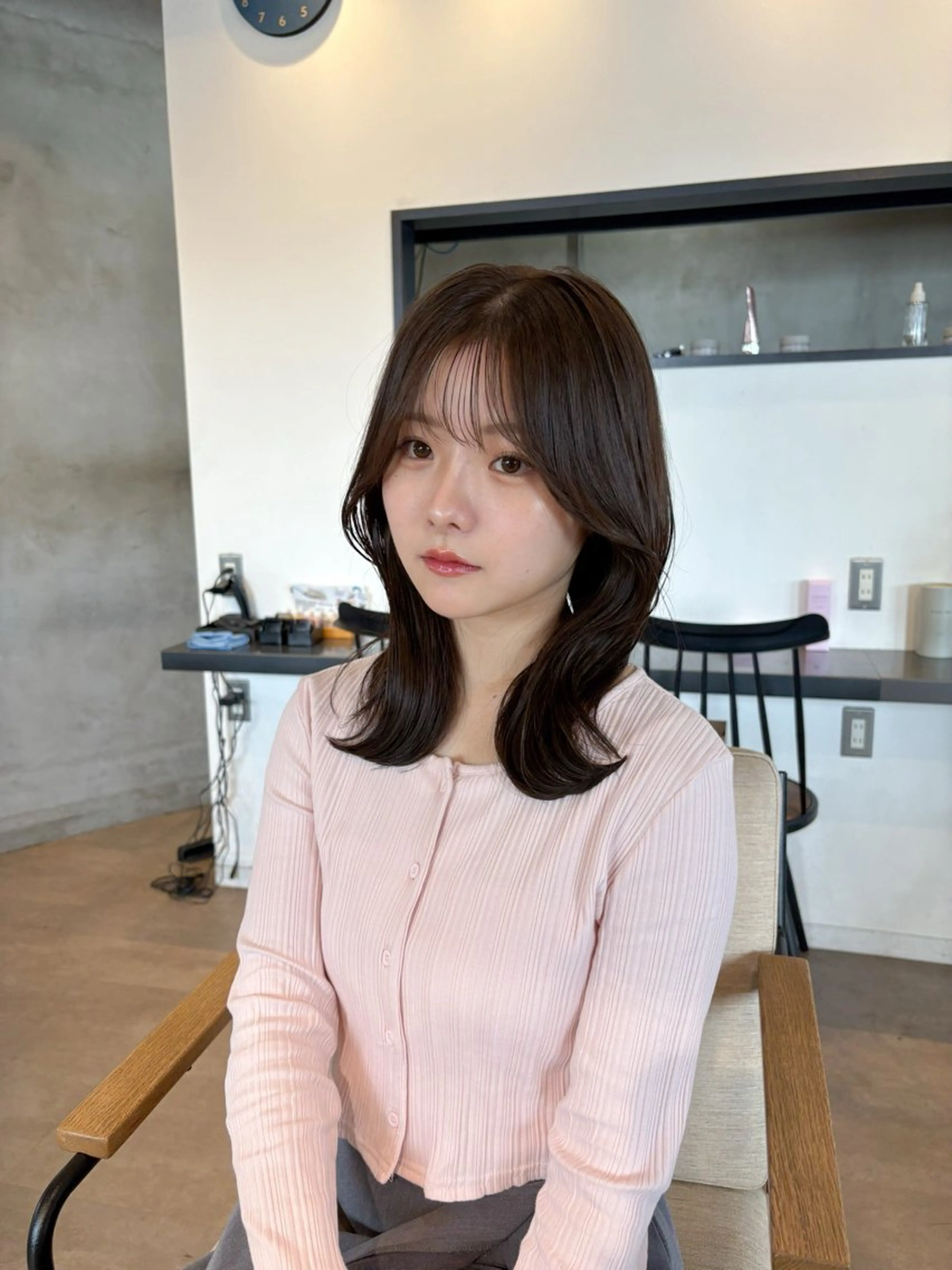 ミディアム カラー くびれヘア カット ヘアカラー ♠️暗髪レイヤー♠️ 中山唯斗のヘアスタイル