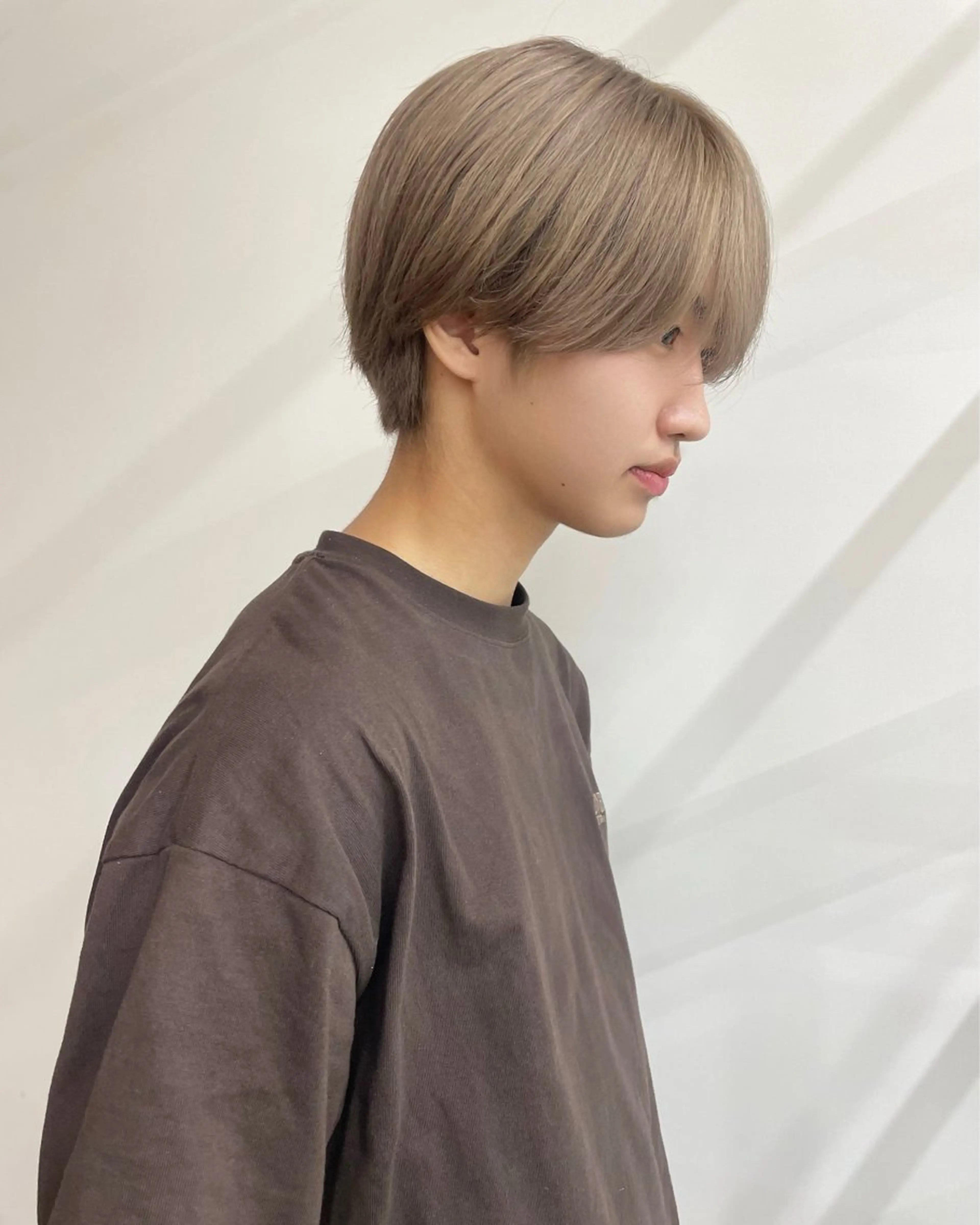 カラー メンズ グレージュ ヘアカラー カットモデル/ ハイトーン/ゆうあのヘアスタイル