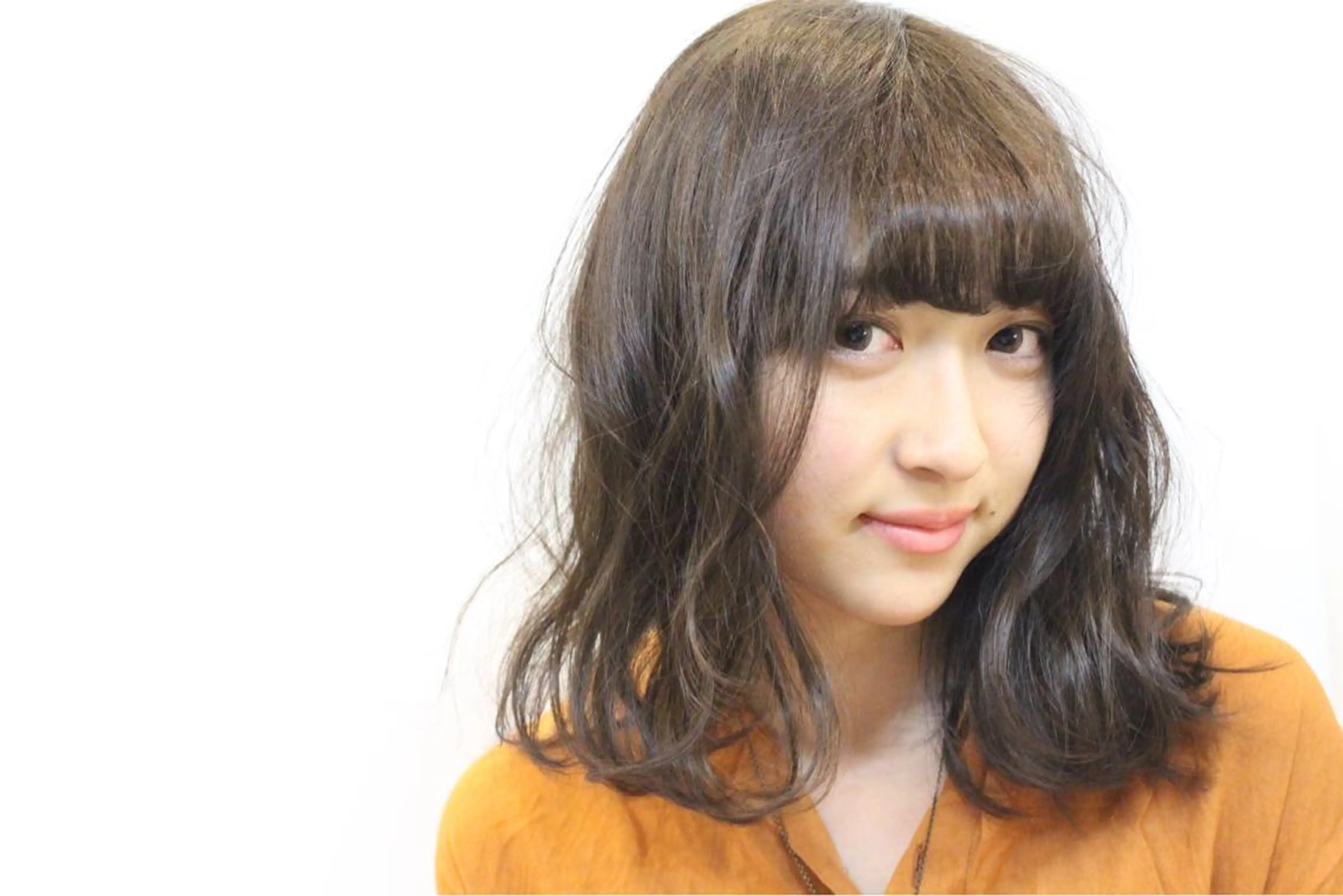 ミディアム カラー パーマ 安達 俊亮のヘアスタイル