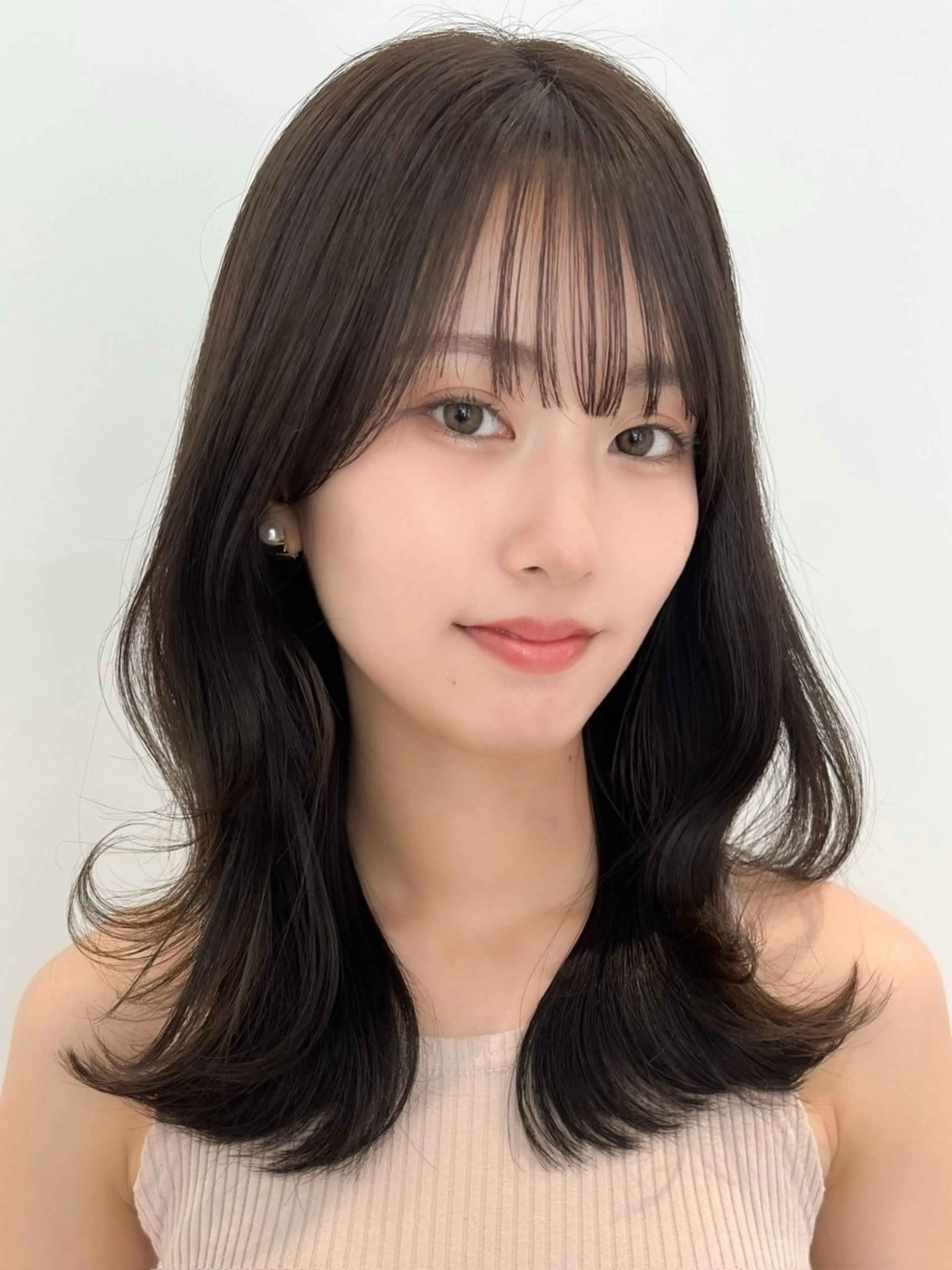 ミディアム カラー ヘアアレンジ ブリーチ ダブルカラー イヤリングカラー イルミナカラー ブリーチなしカラー カット トリートメント 立川レイヤー 透明感カラーaoiのヘアスタイル