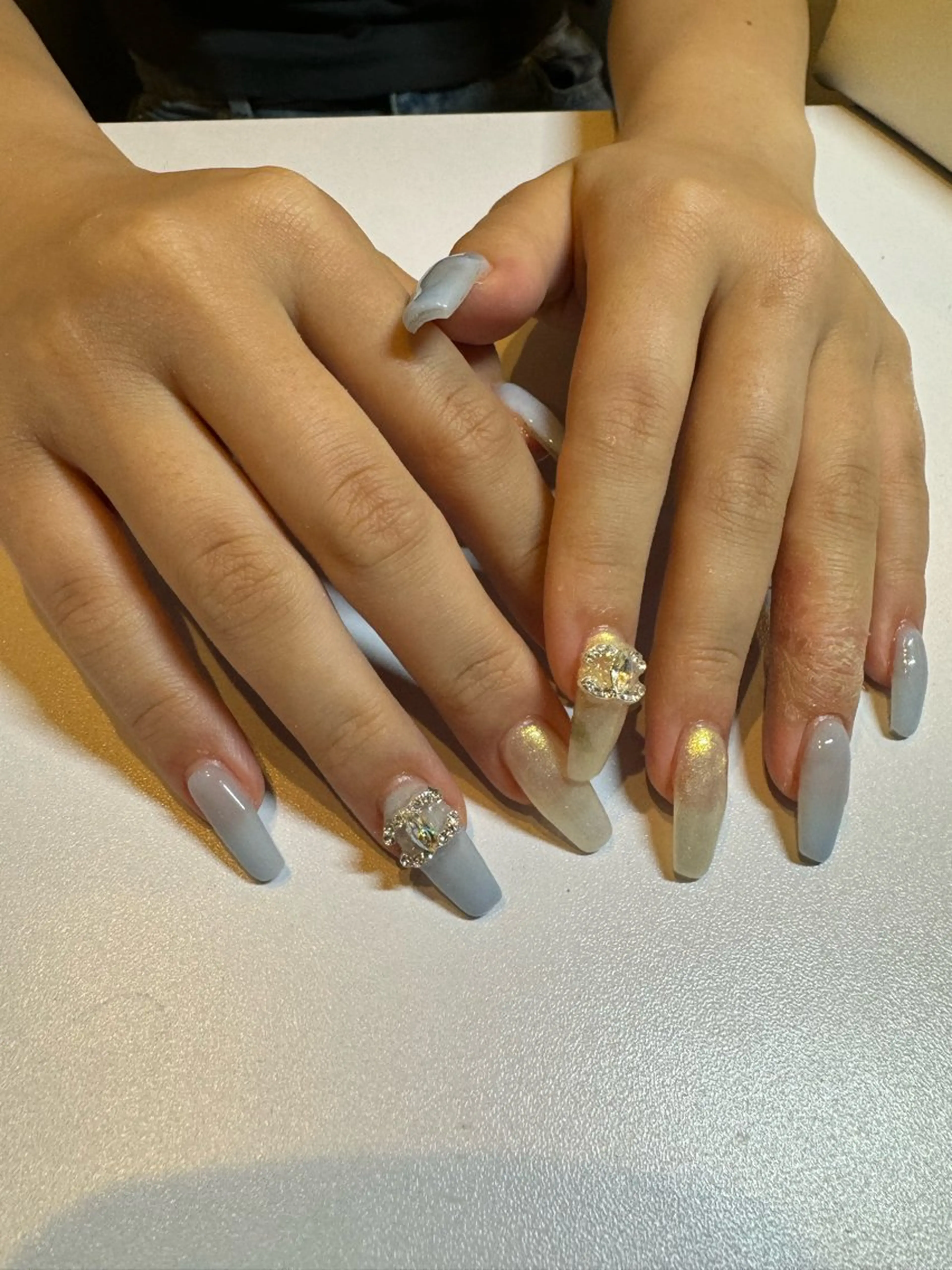 ネイル ハンドネイル 濱岡 咲のネイルデザイン