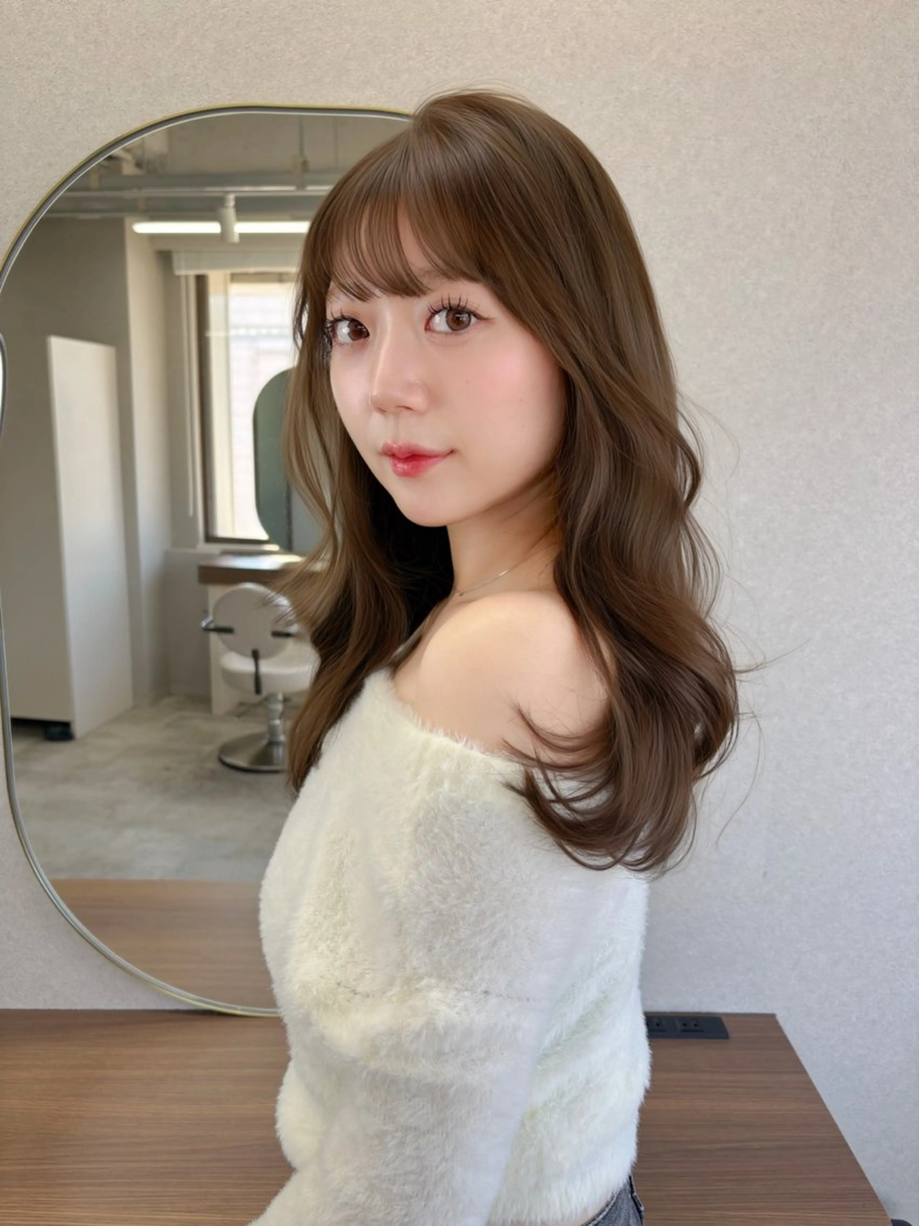 ロング カラー ベージュカラー ブリーチ ブラウンカラー チョコレートブラウン ヘーゼル カット ヘアカラー トリートメント 藤野 結衣のヘアスタイル