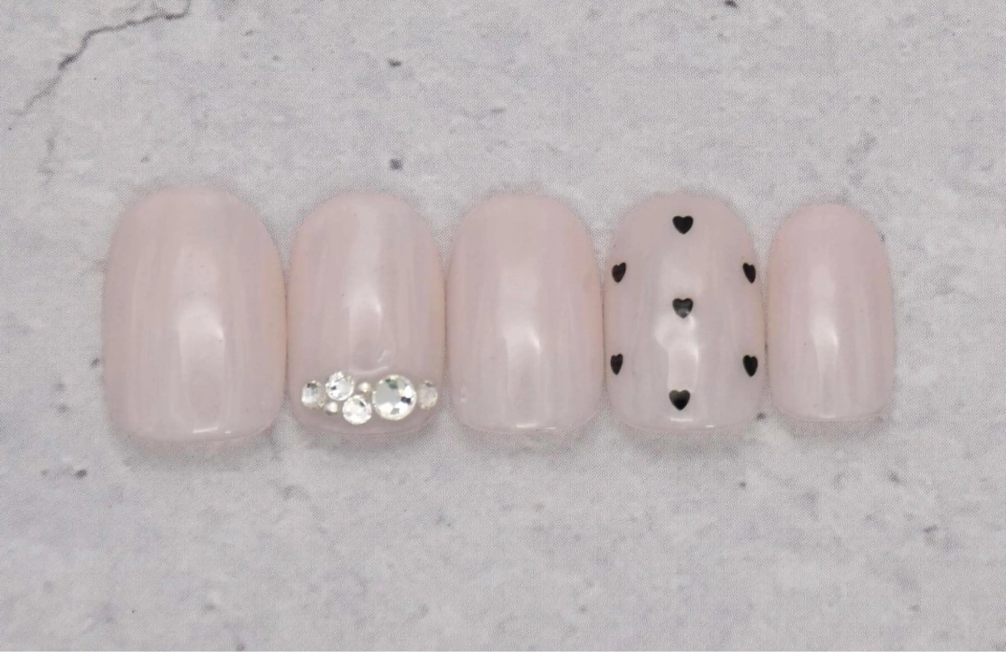 ネイル ゆら 練習生💅🏻のネイルデザイン