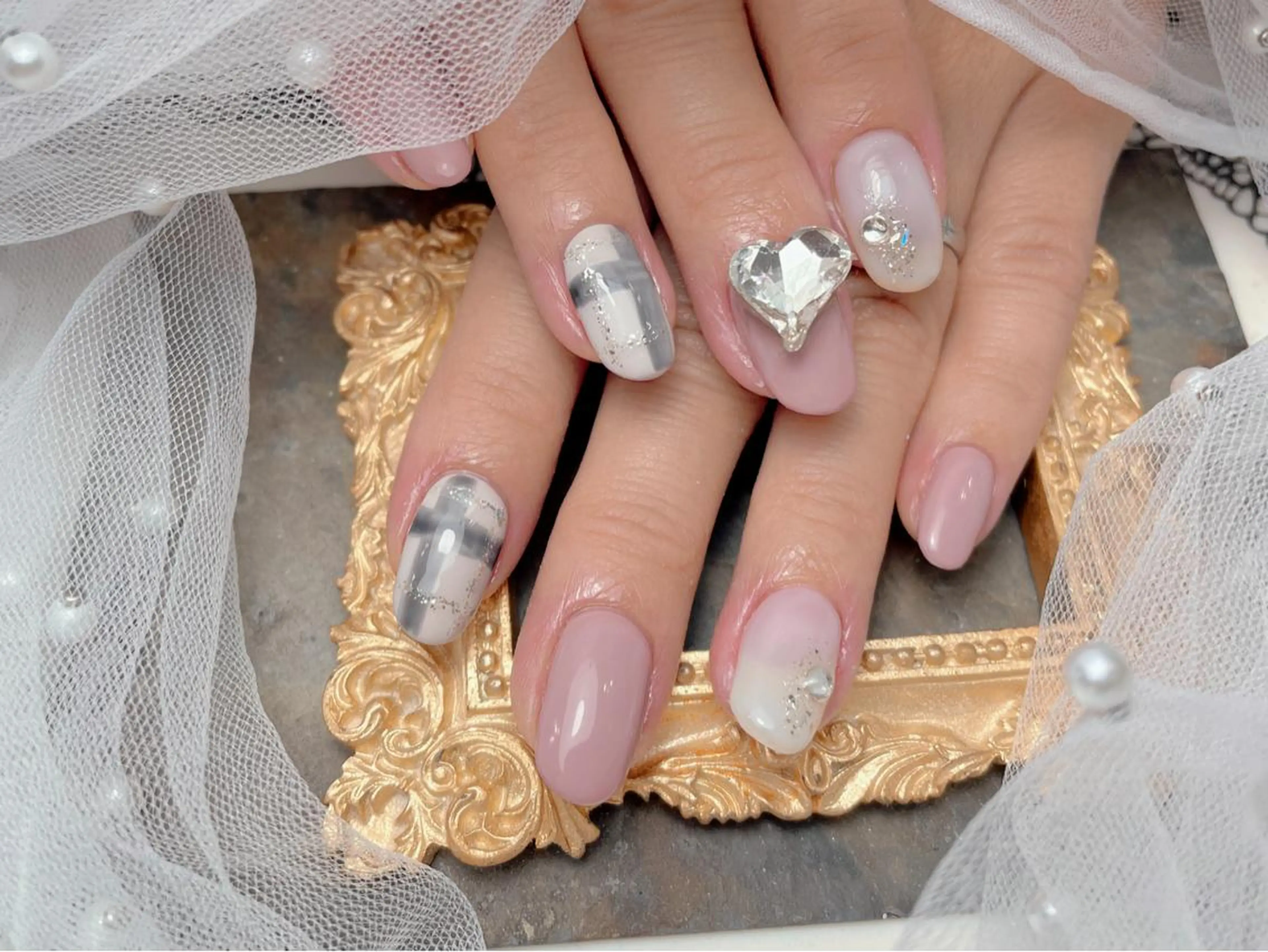 ネイル ハンドネイル マジック ミラーのネイルデザイン