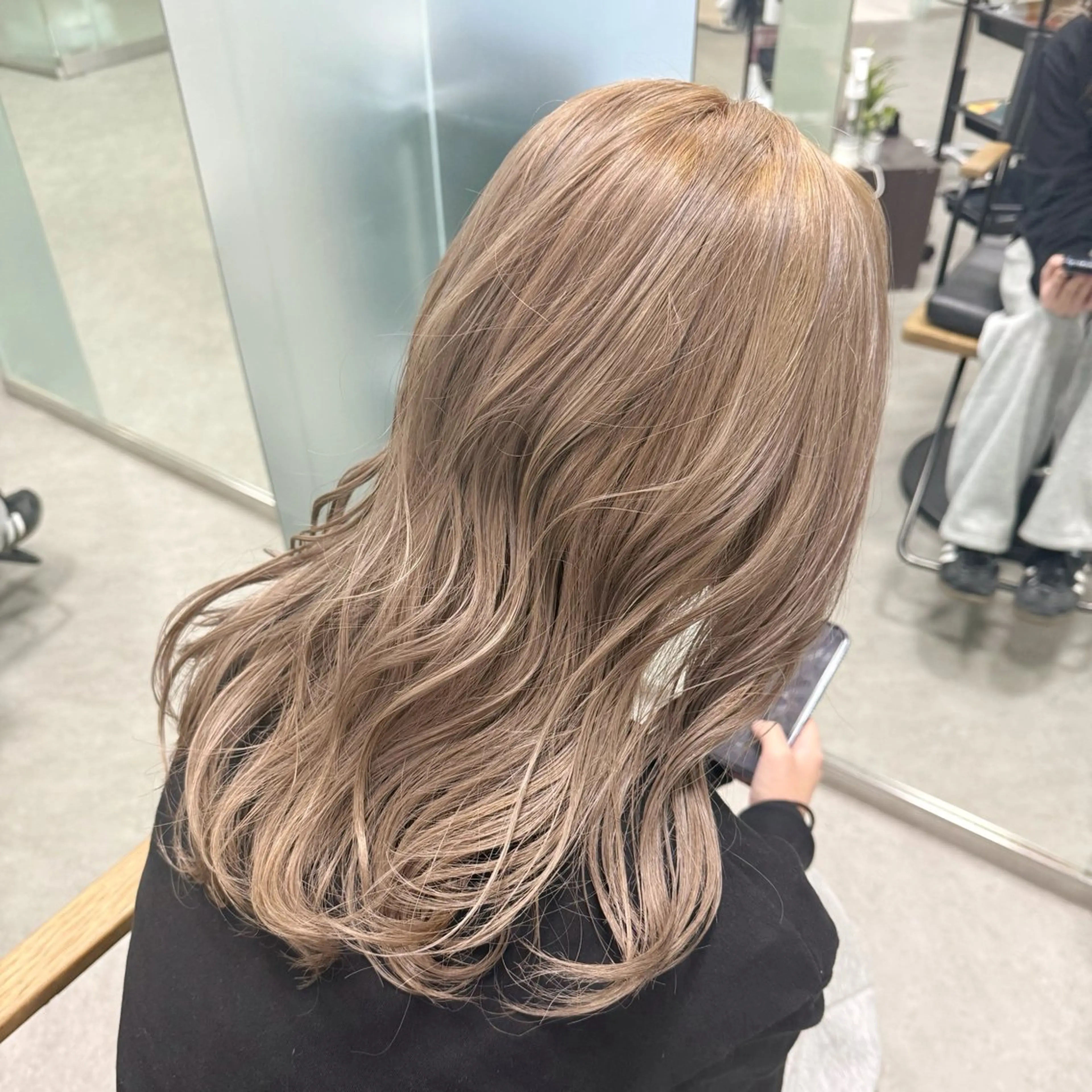 ミディアム カラー Himena🎀 ハイトーン/デザインのヘアスタイル