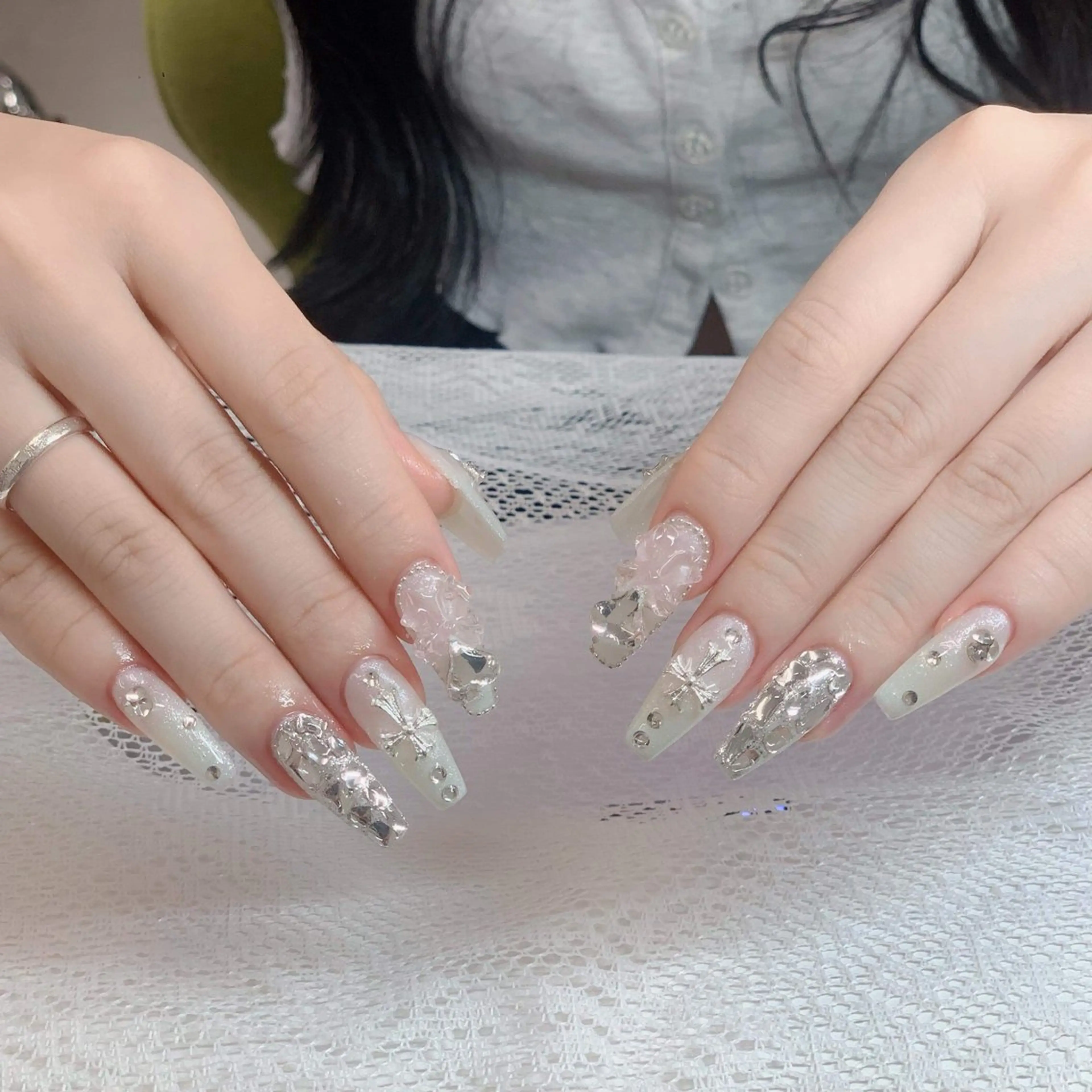 ロング カラー Anh 歌舞伎町のネイルデザイン