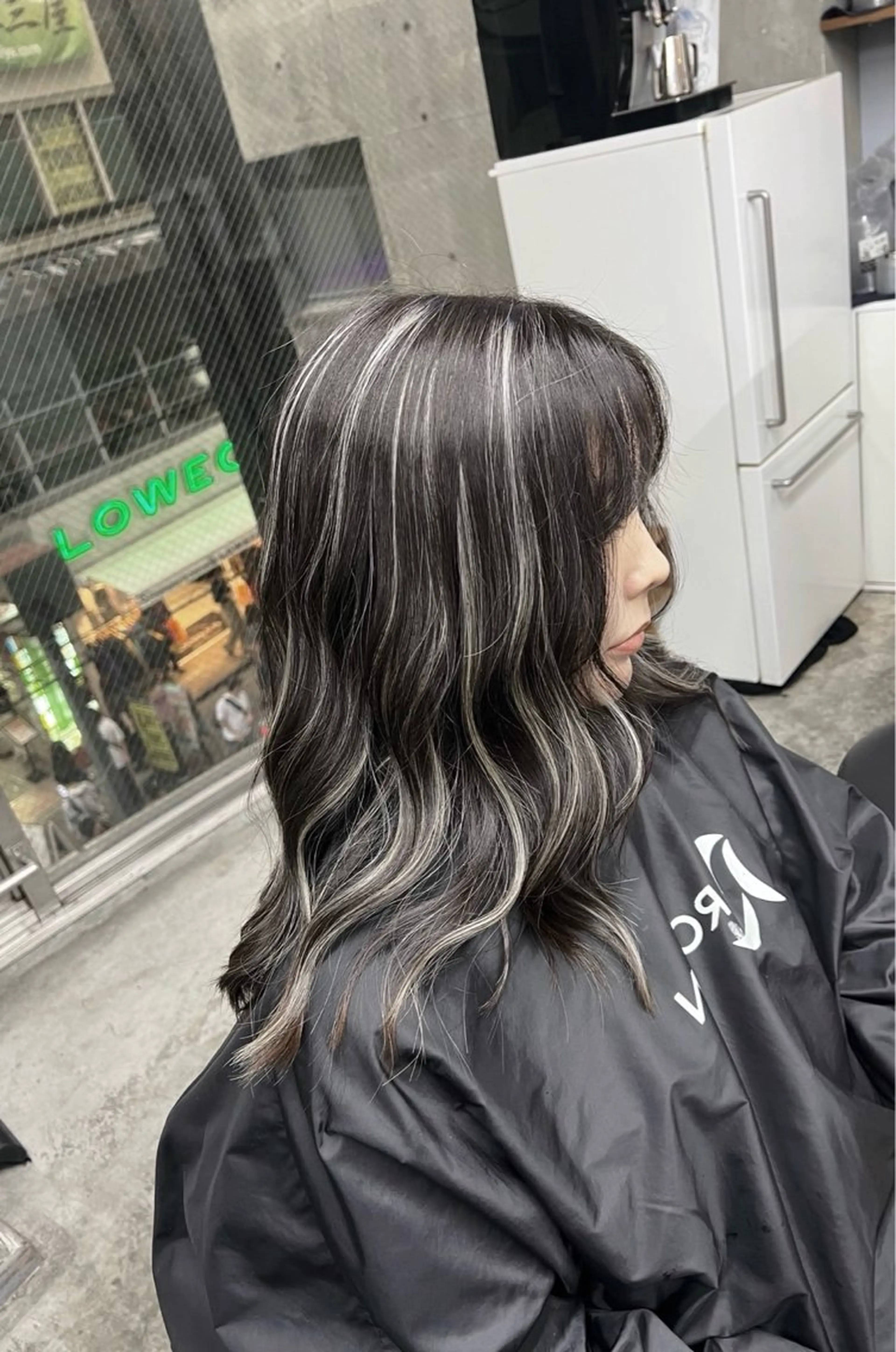 セミロング カラー ダークグレー ダークグレージュ グレージュ ハイライトカラー ハイライト ヘアカラー トリートメント 指名数No.1 /NAOYAのヘアスタイル