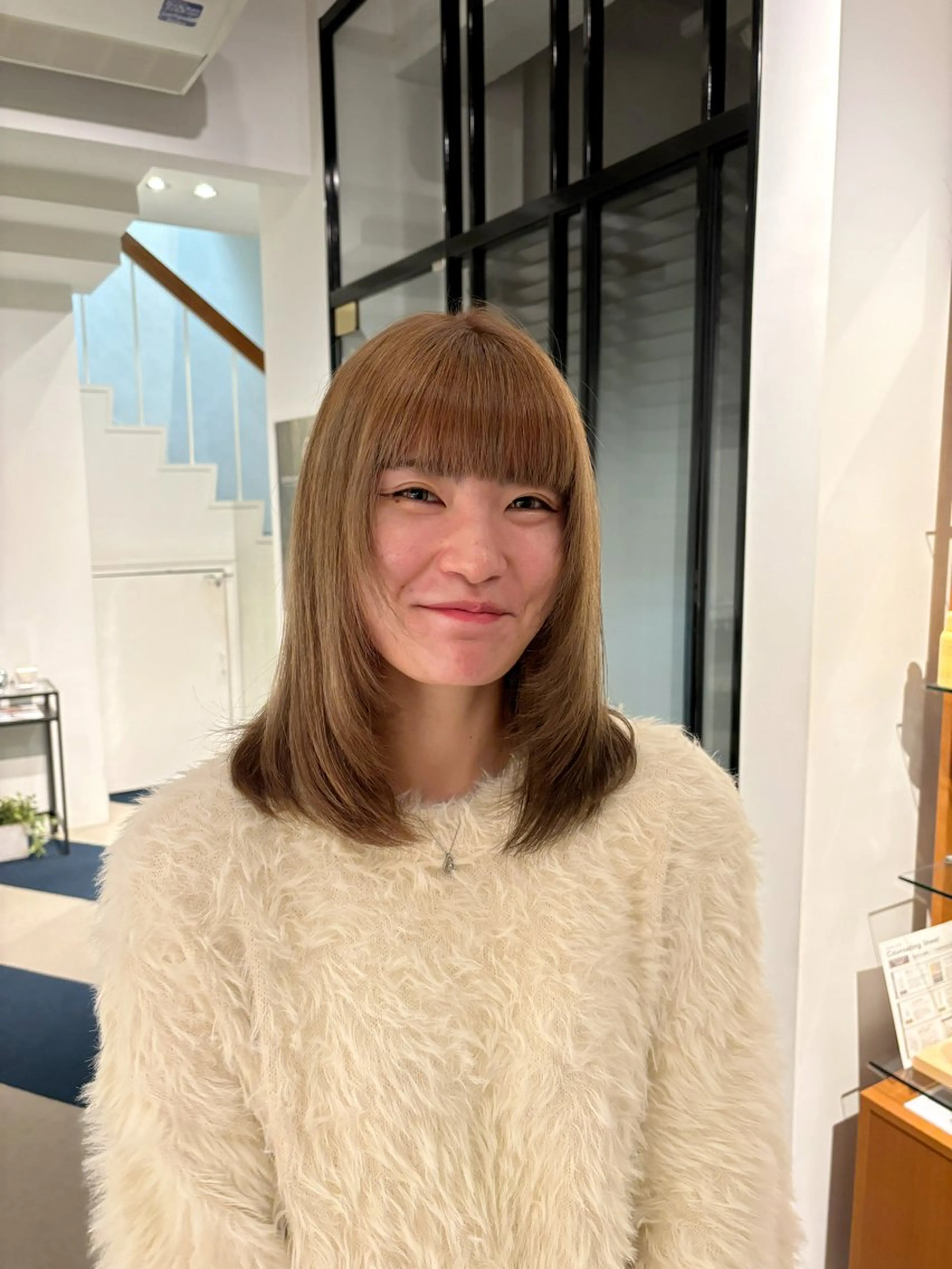 ミディアム カラー ベージュカラー レイヤーカット ワタナベ イオリ🧼のヘアスタイル