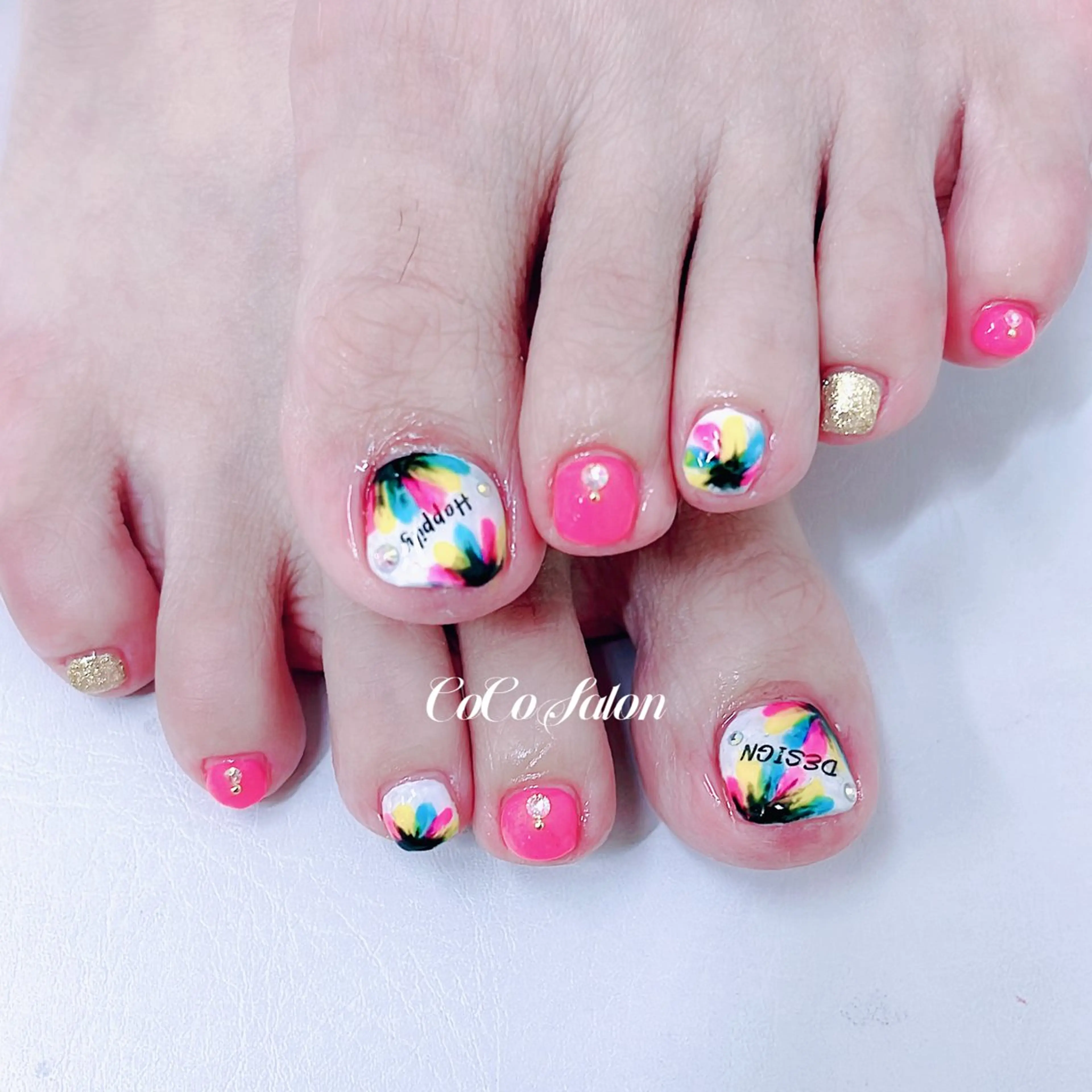 ネイル フラワーネイル フットネイル ピンク 夏ネイル フットネイル CoCoSalon ネイル/まつ毛予約のネイルデザイン