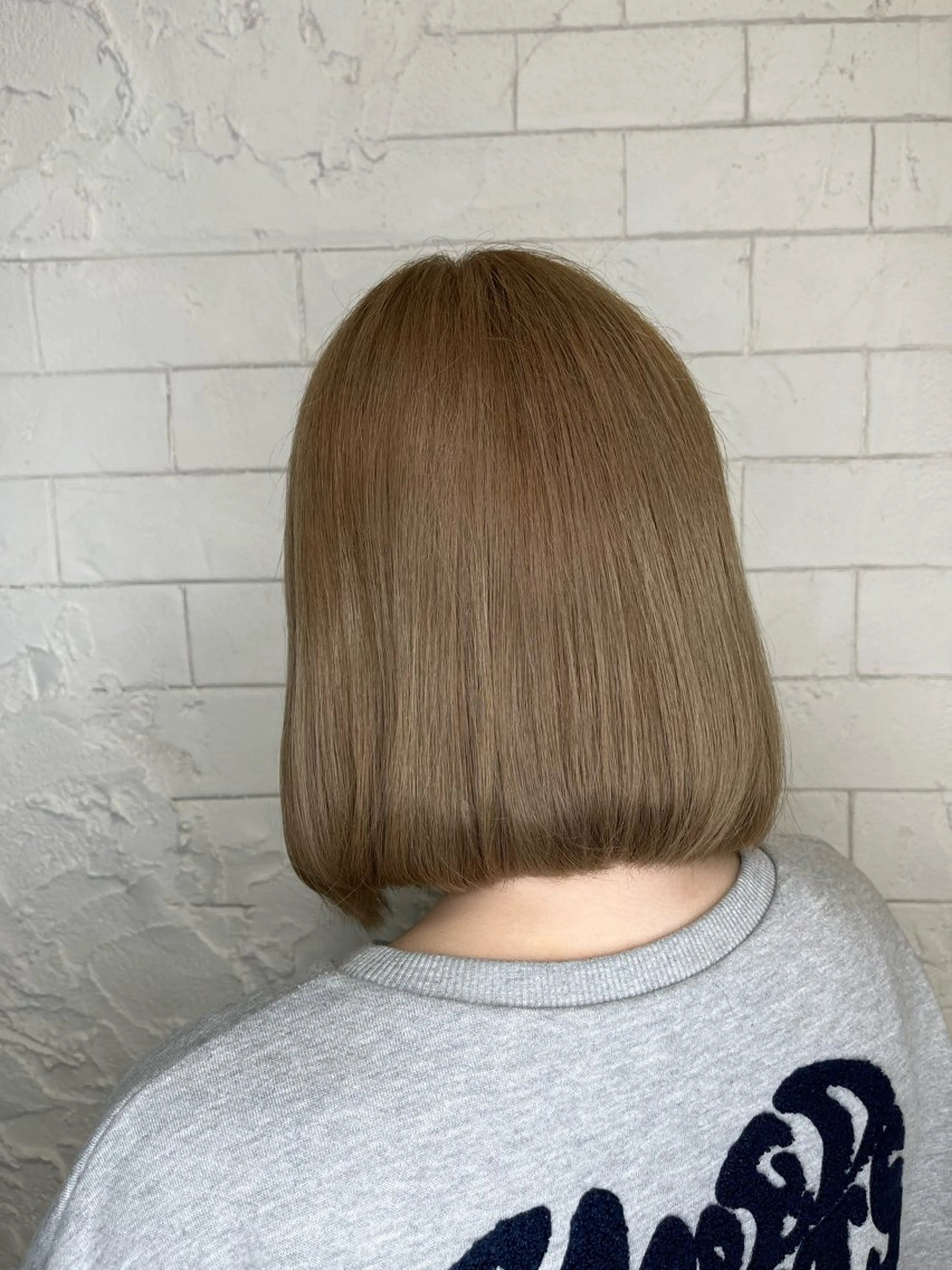 ショート カラー ベージュカラー ブリーチ ヘアカラー archange 大井川のヘアスタイル