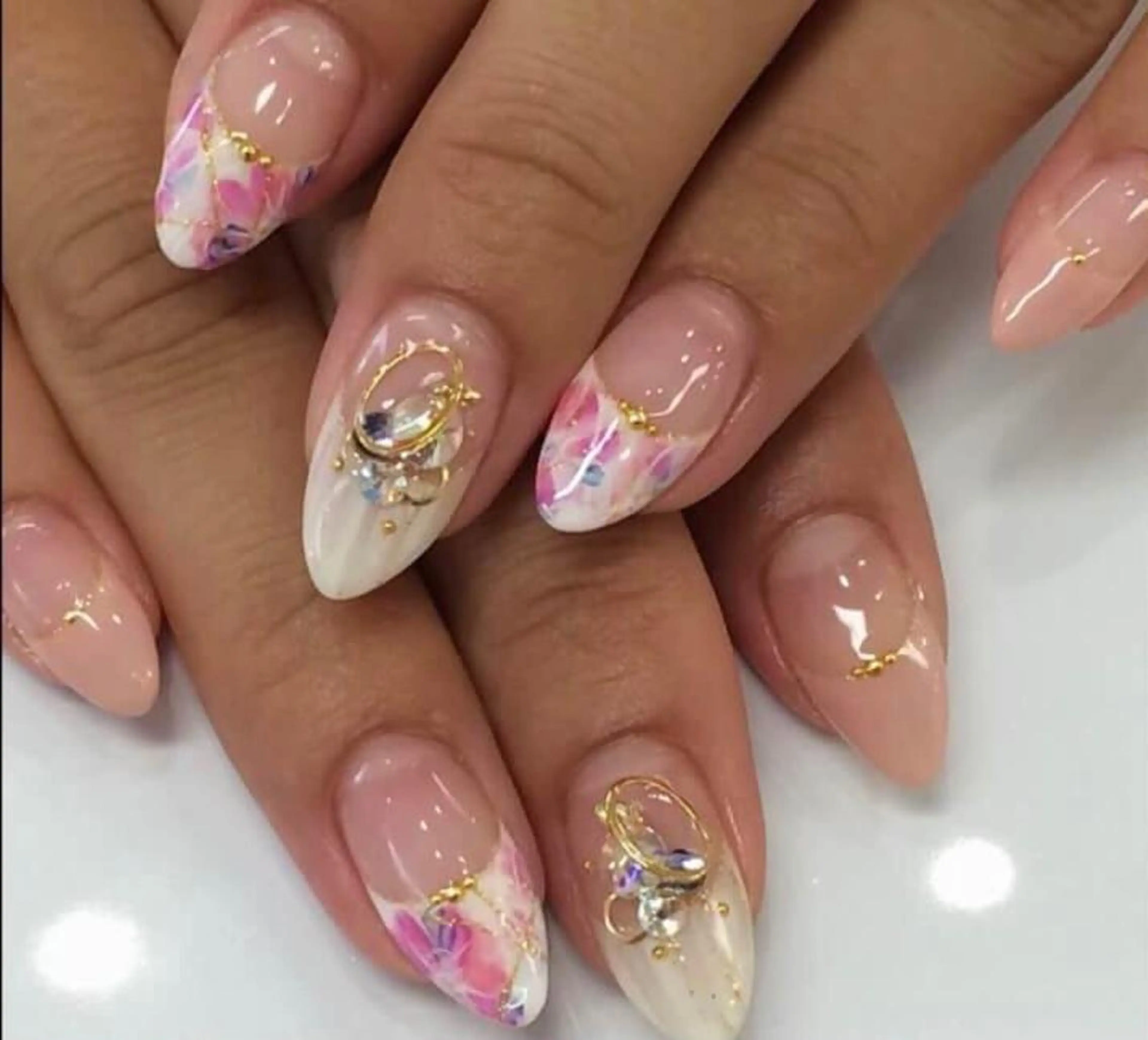 ロング ネイル フレンチネイル METORO NAILのネイルデザイン