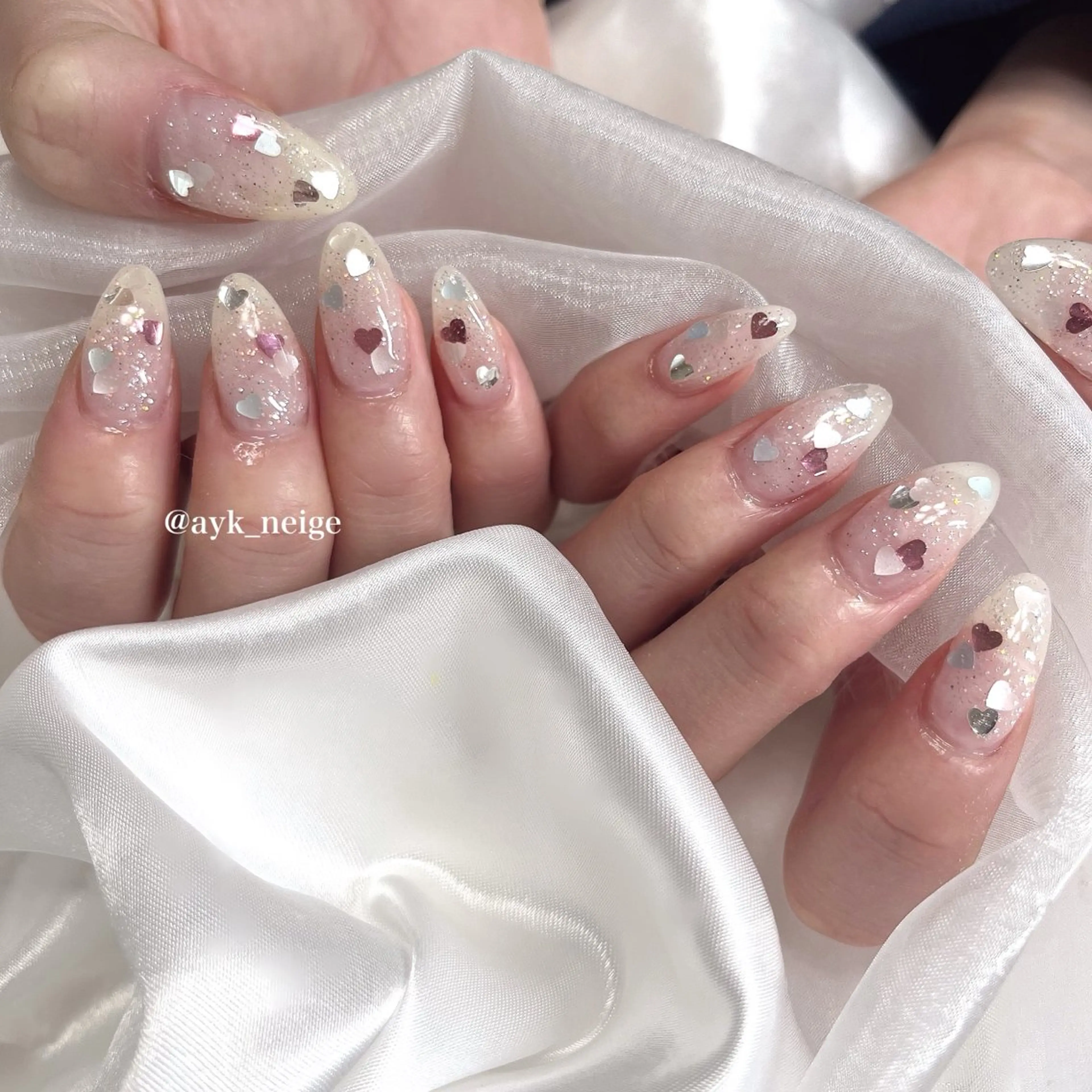 ネイル フットネイル キラキラネイル 韓国ネイル リボン シンプルネイル n'eige nail所属・大谷 綾香のネイルデザイン