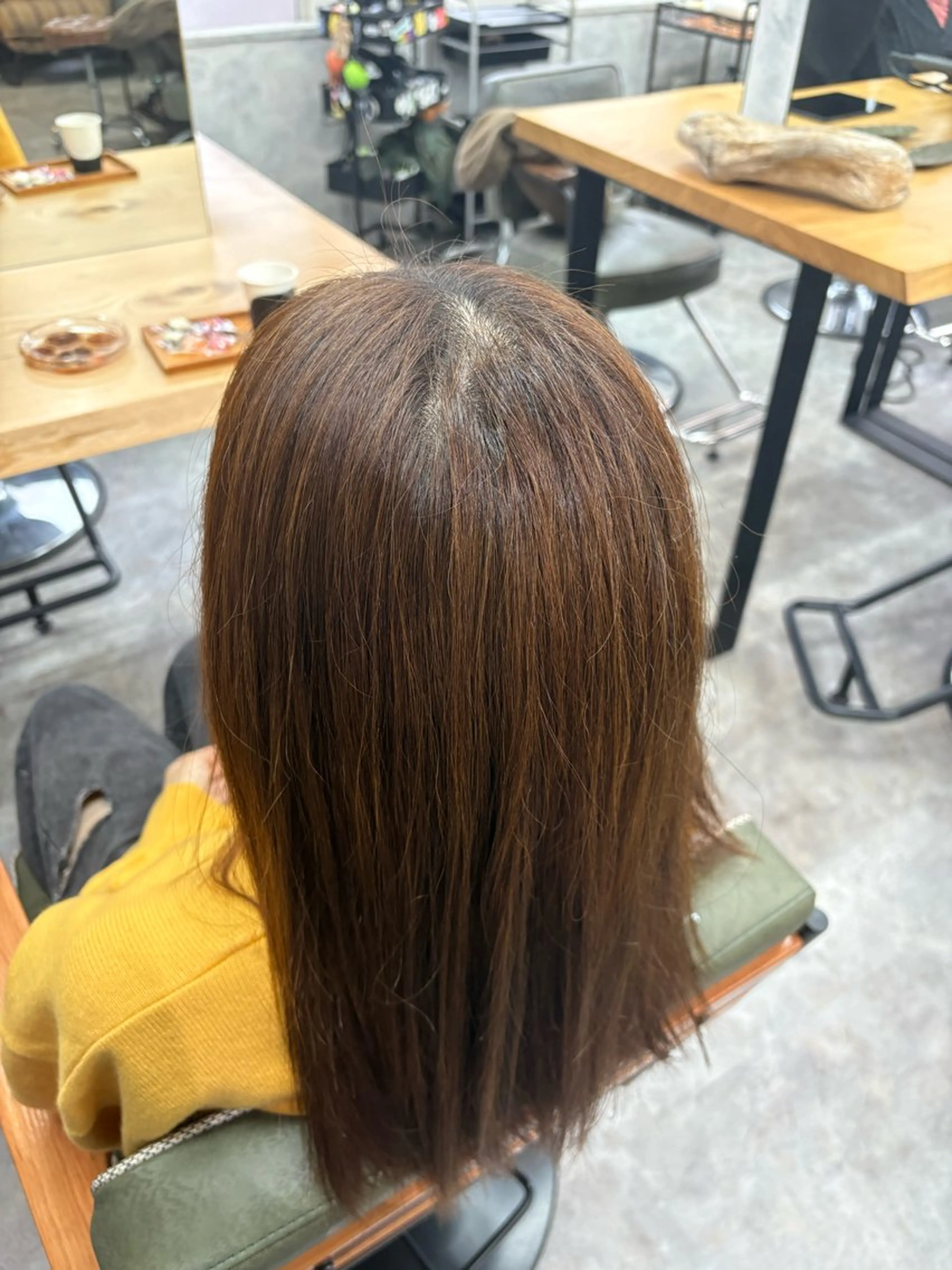 ミディアム ヘアカラー シモイケ ルアのヘアスタイル