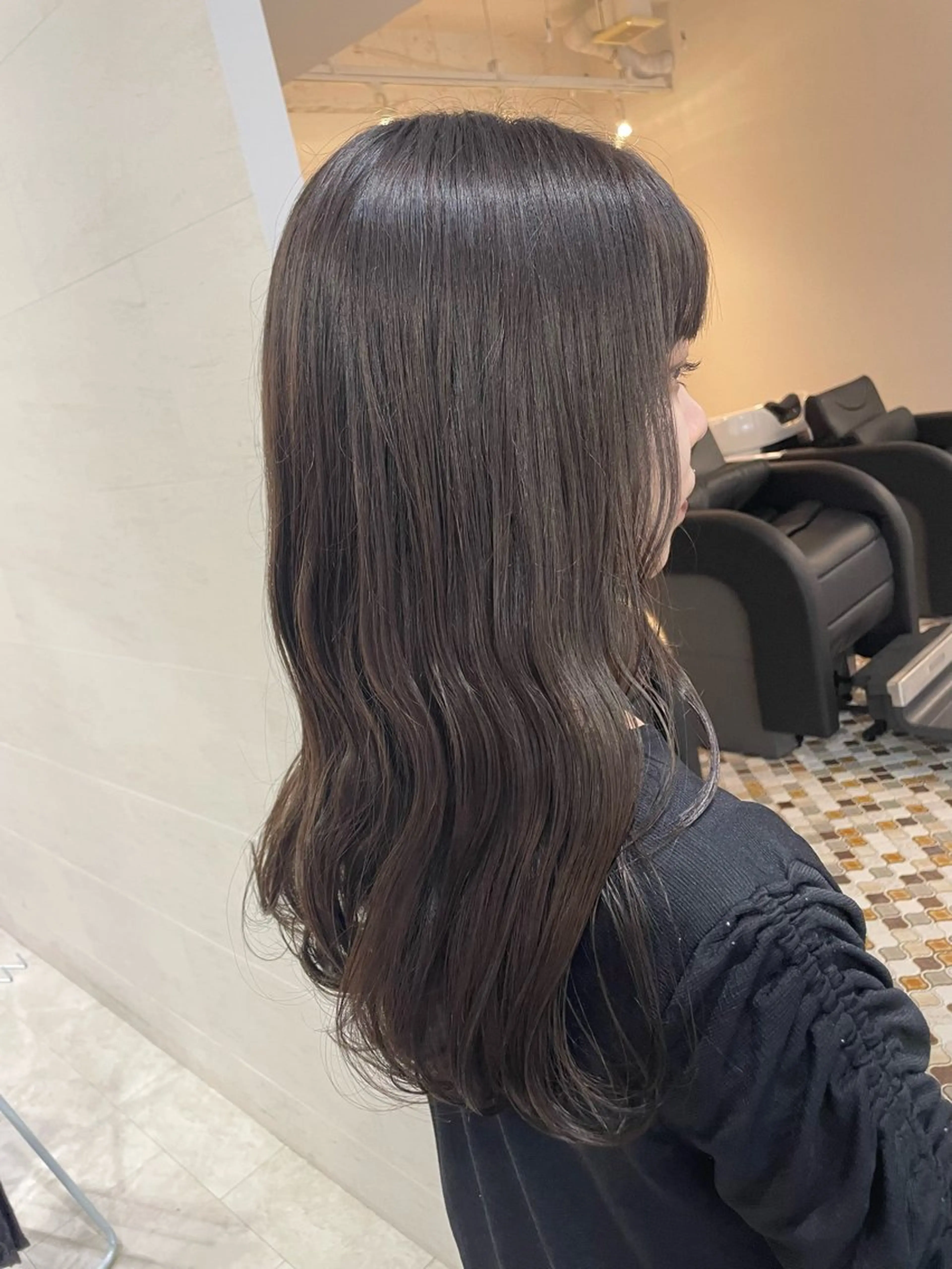 セミロング カラー ダークグレー トリートメント カット ヘアカラー トリートメント 平澤 萌香のその他イメージ