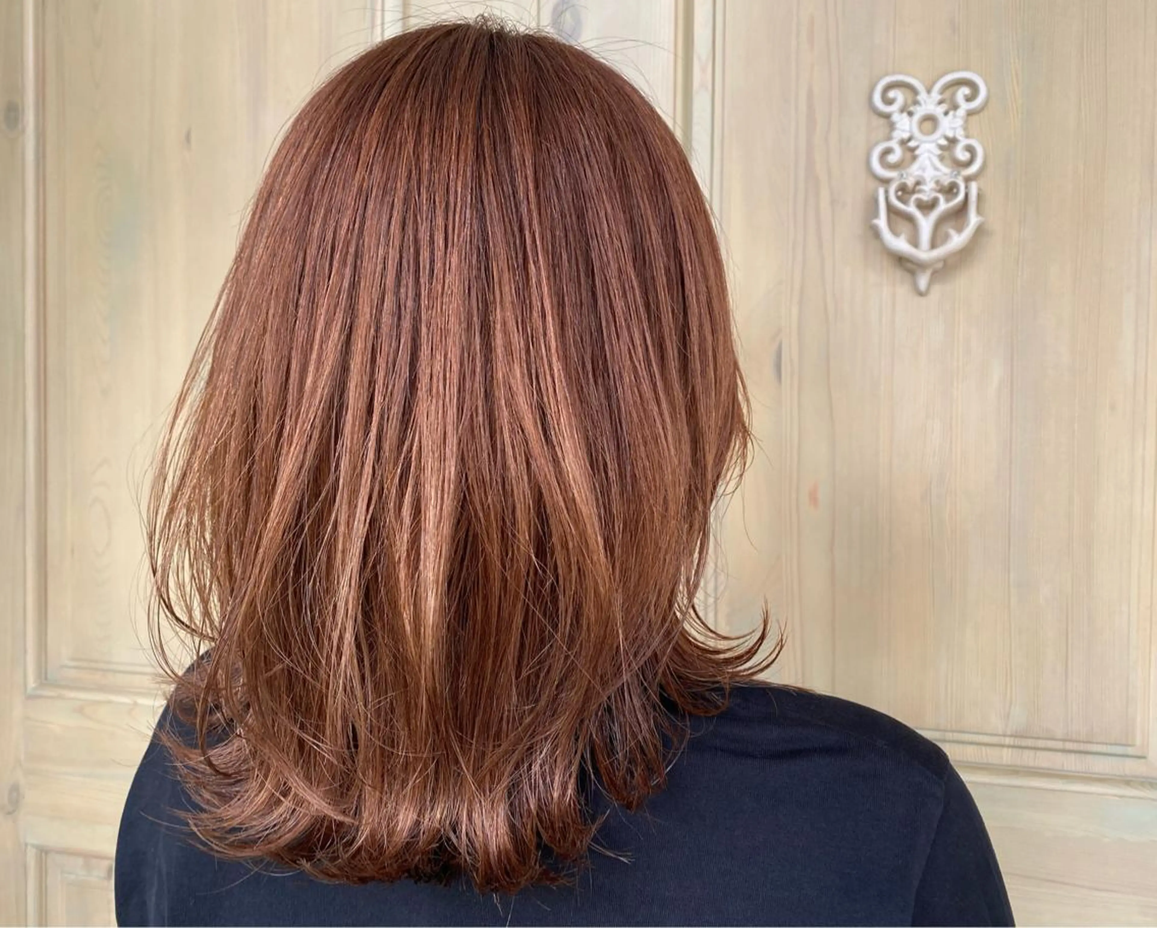 セミロング カラー オレンジ カット ヘアカラー トリートメント レイヤーカット/ 根本瑠実のヘアスタイル