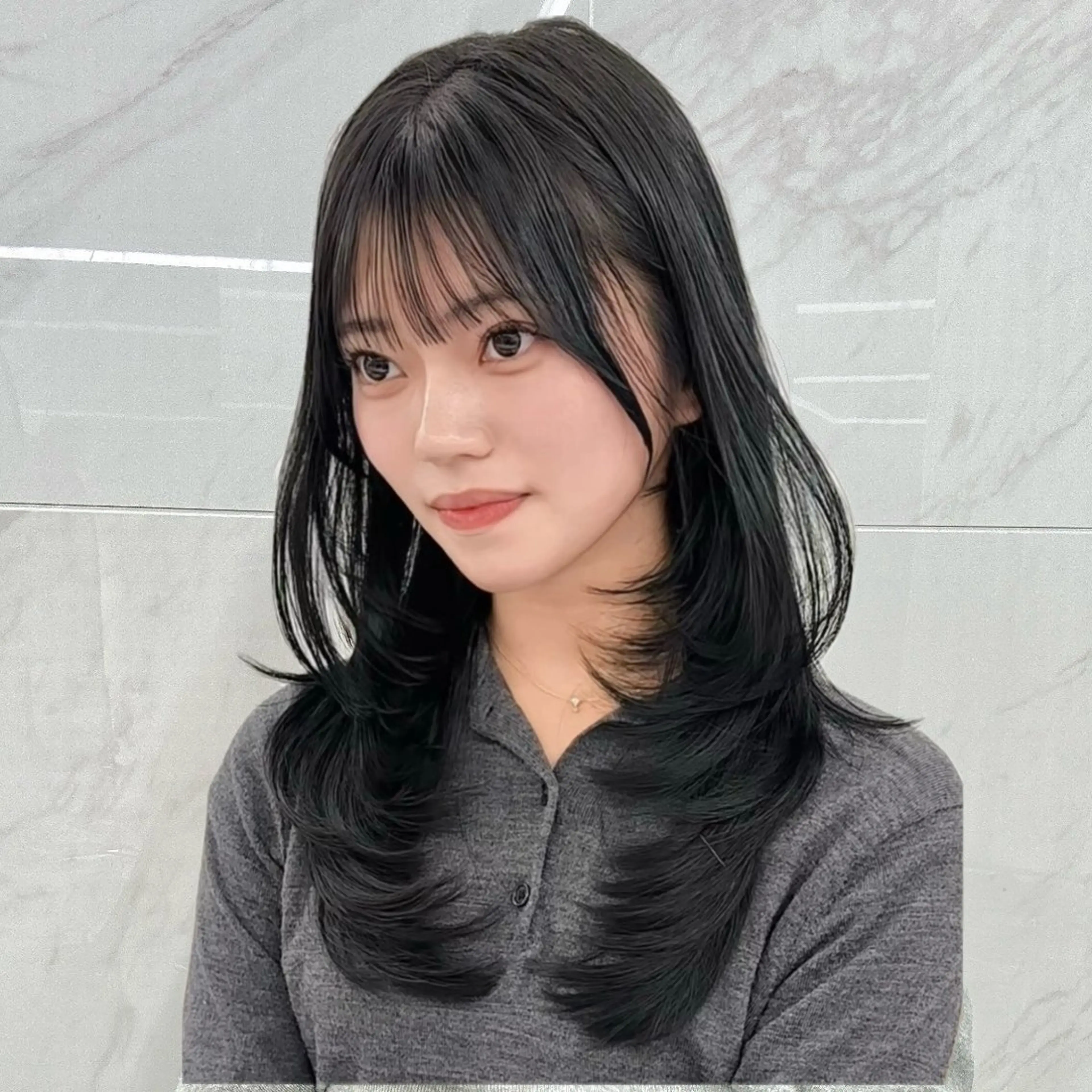 セミロング カラー ヘアアレンジ 黒髪 ナチュラルブラック 韓国風ヘア レイヤーカット カット ヘアカラー ヘアセット kiti所属・kana 栄美容師/韓国ヘアのヘアスタイル