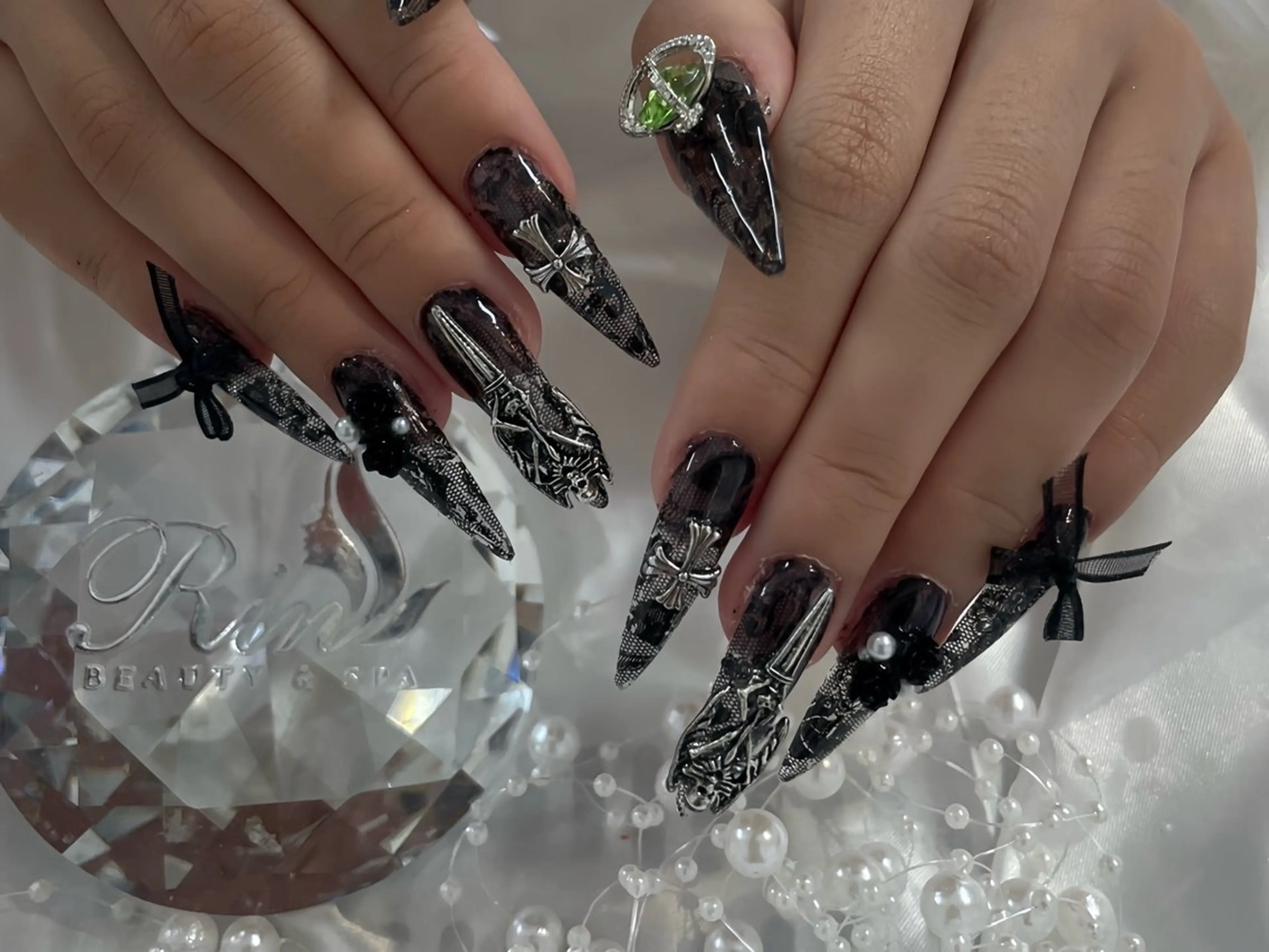 ネイル ボルドー フレンチネイル グラデーション キラキラネイル 韓国ネイル ハンドネイル Rin Nail Shinokuboのネイルデザイン