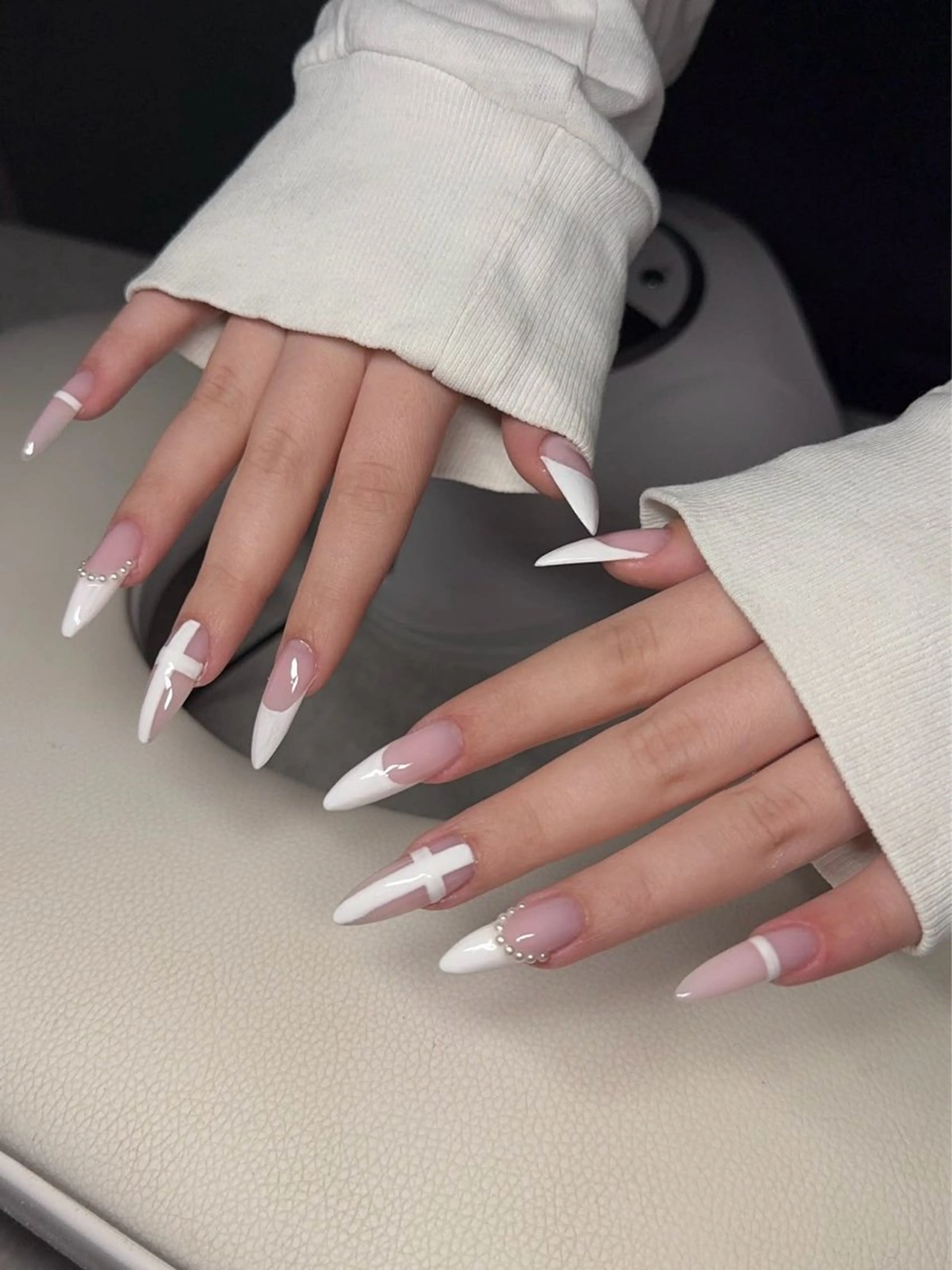 カラー グラデーションカラー ピンクカラー ハンドネイル AIN Nailのネイルデザイン