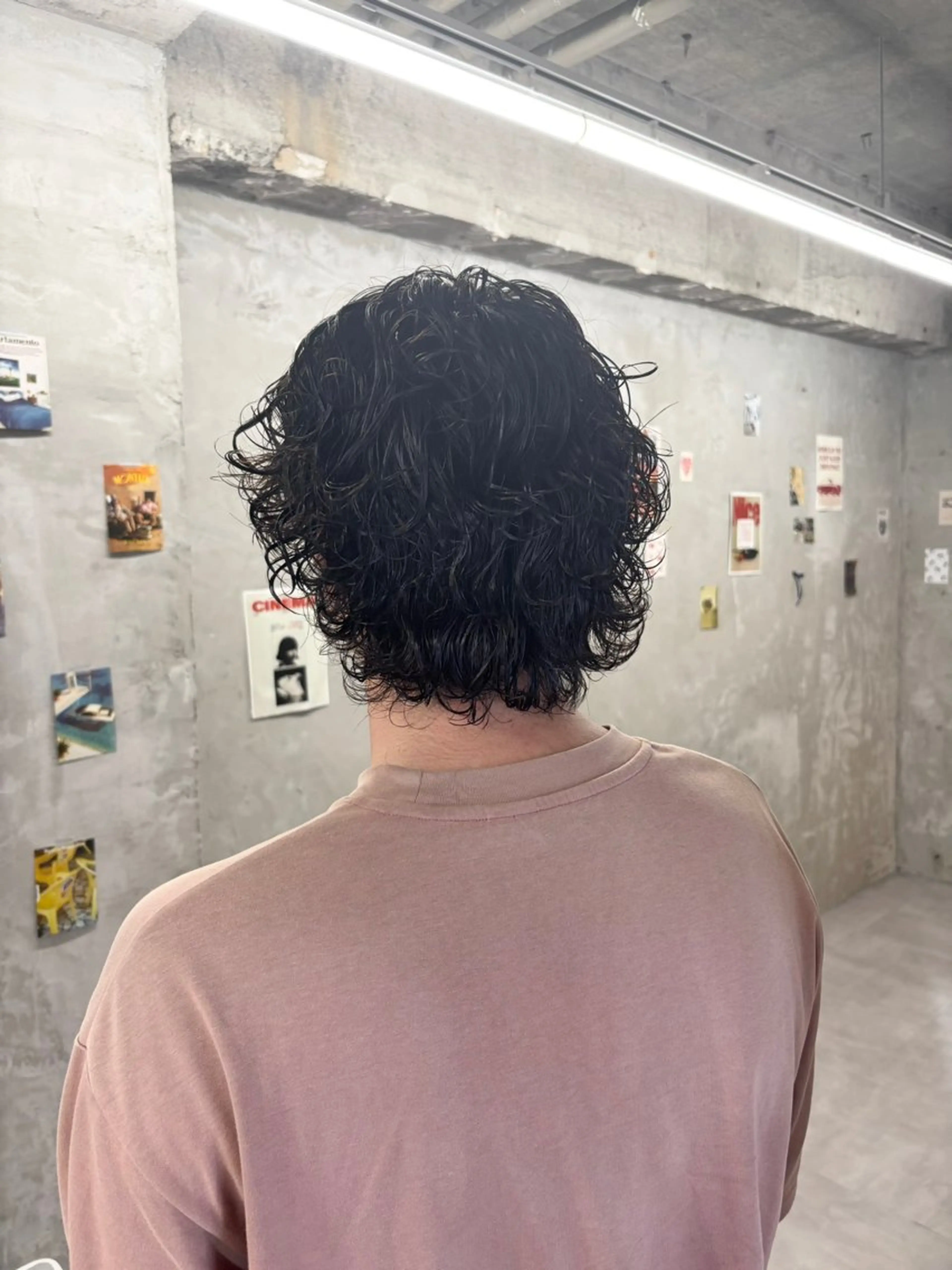 ミディアム パーマ メンズ ミディアムパーマ メンズパーマ スパイラルパーマ カット パーマ トリートメント door white hideのヘアスタイル