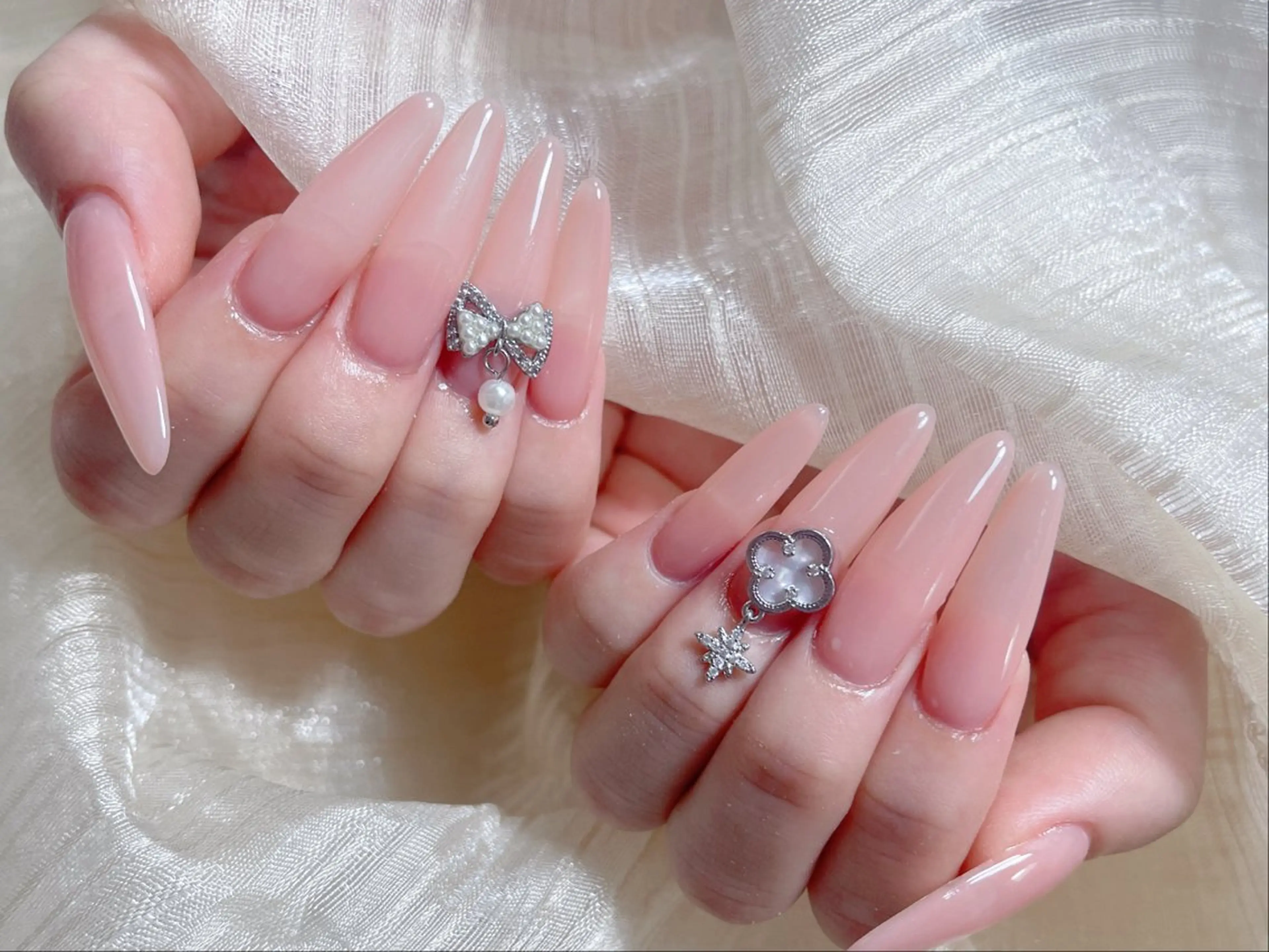 ネイル ハンドネイル 🎀ネイルサロン エクラYUI🎀のネイルデザイン