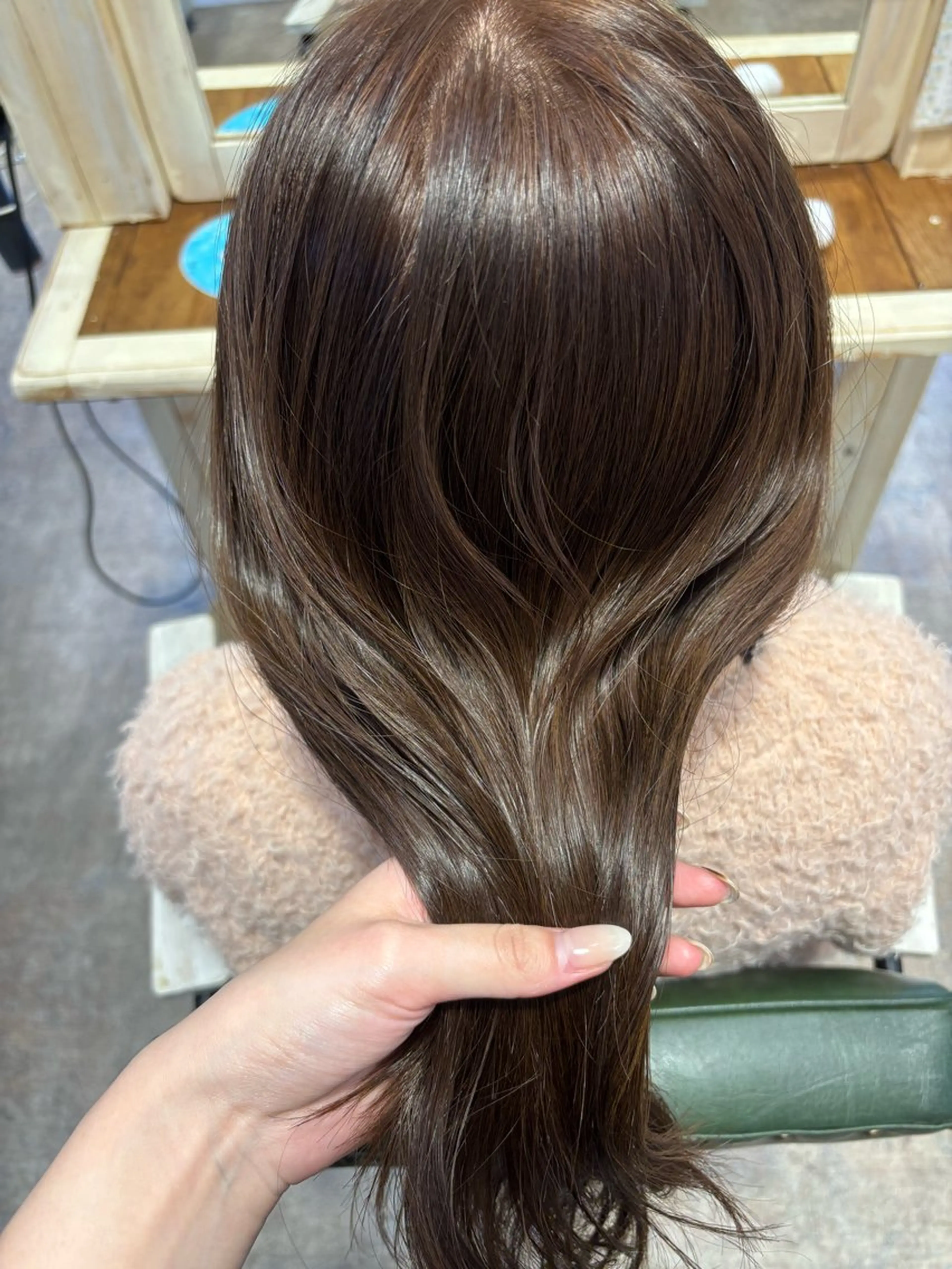 セミロング 森  髪質改善🫧 透明感カラーのヘアスタイル