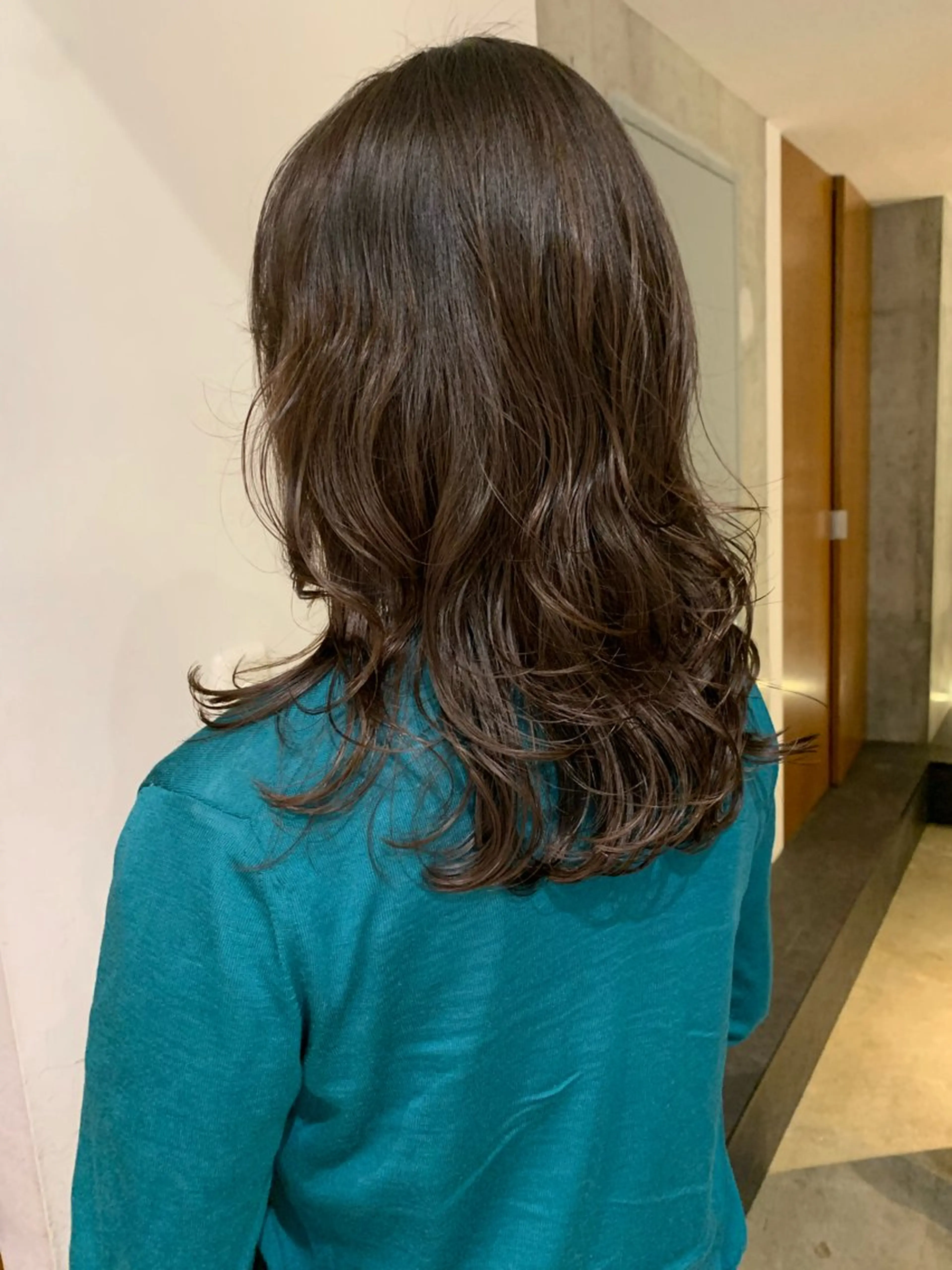 ミディアム カラー パーマ 朝ラクパーマ 透明感カラー横山大樹のヘアスタイル