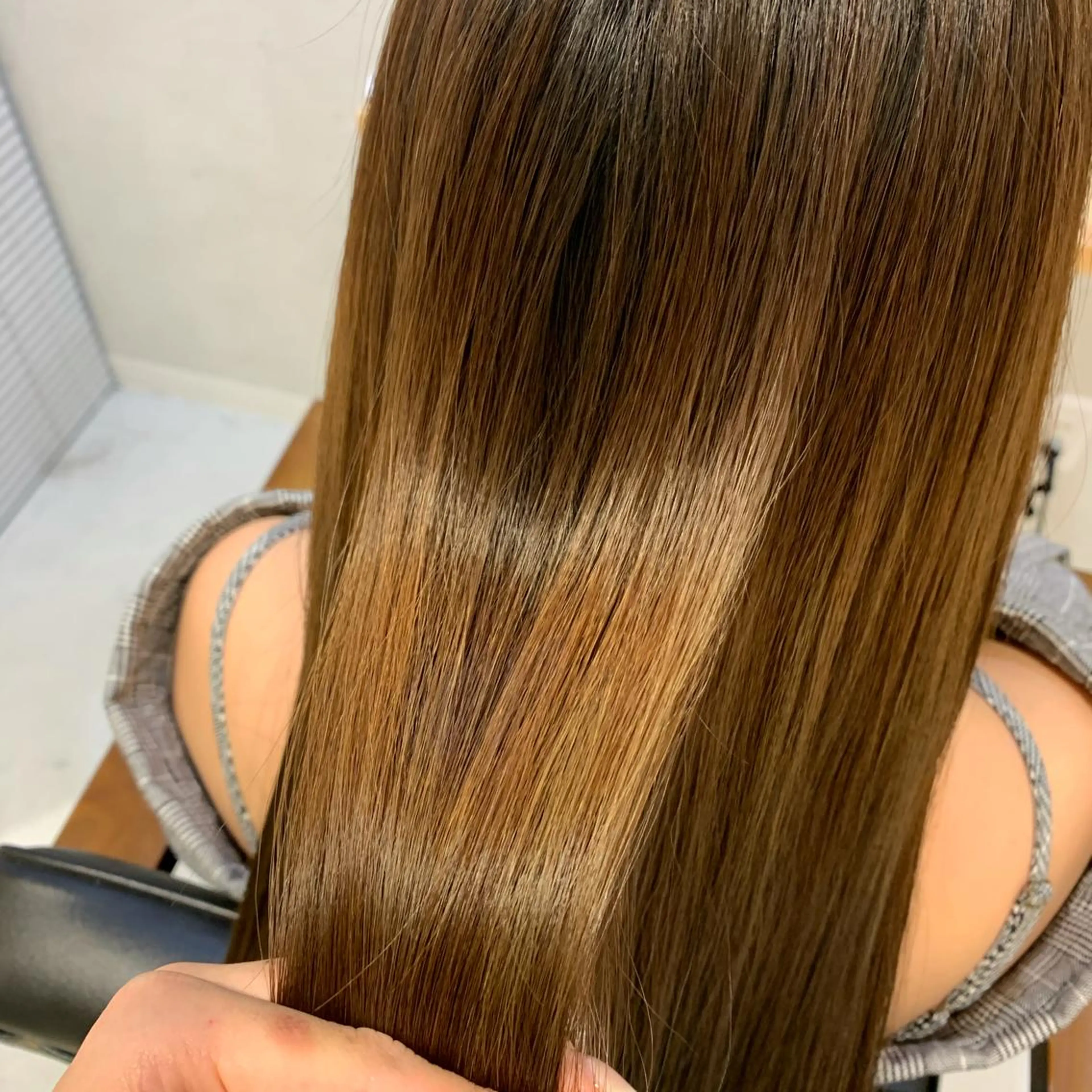 ロング 外山 実咲のヘアスタイル