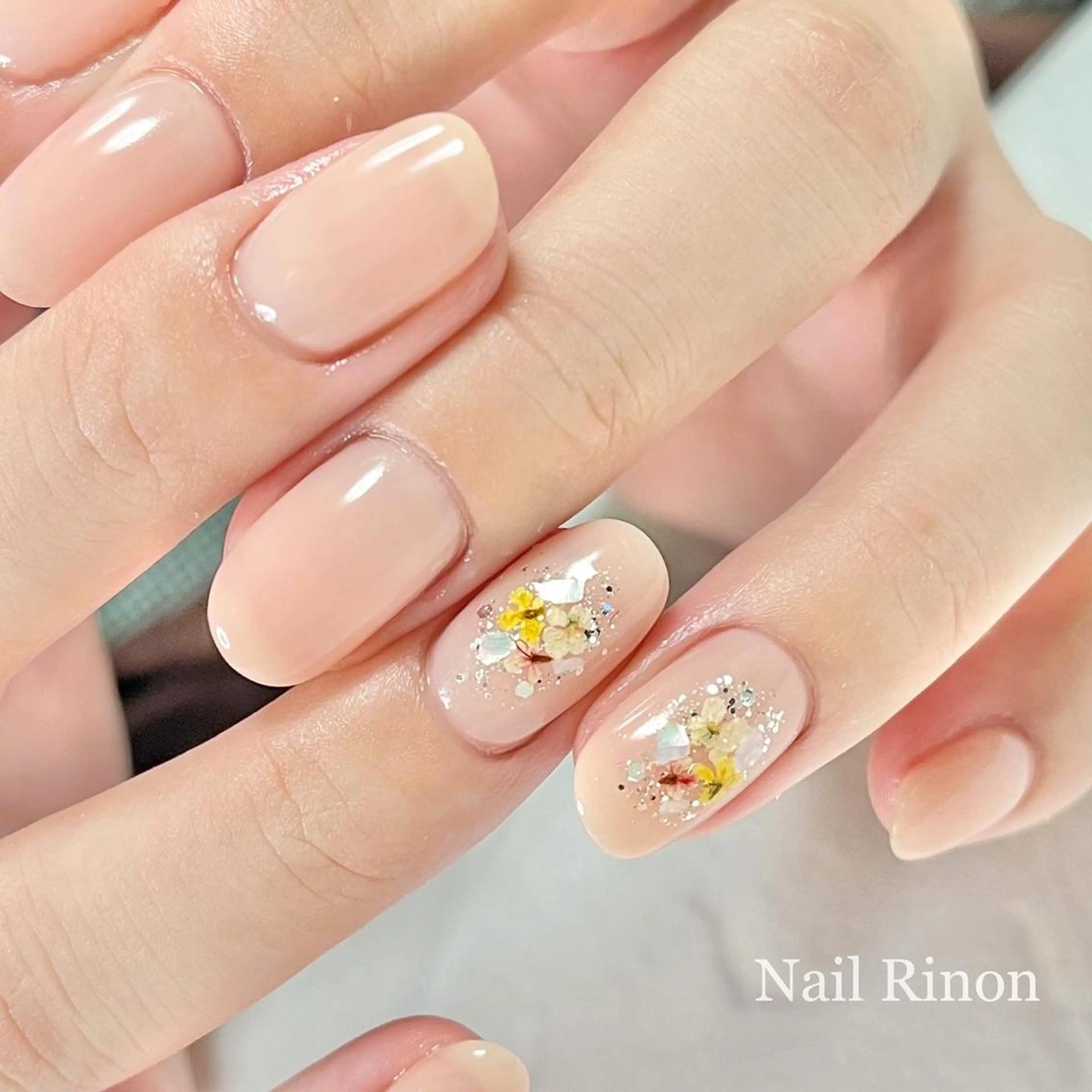 ネイル ラメ(グリッター) オフィスネイル シンプルネイル ハンドネイル Nail Rinonのネイルデザイン