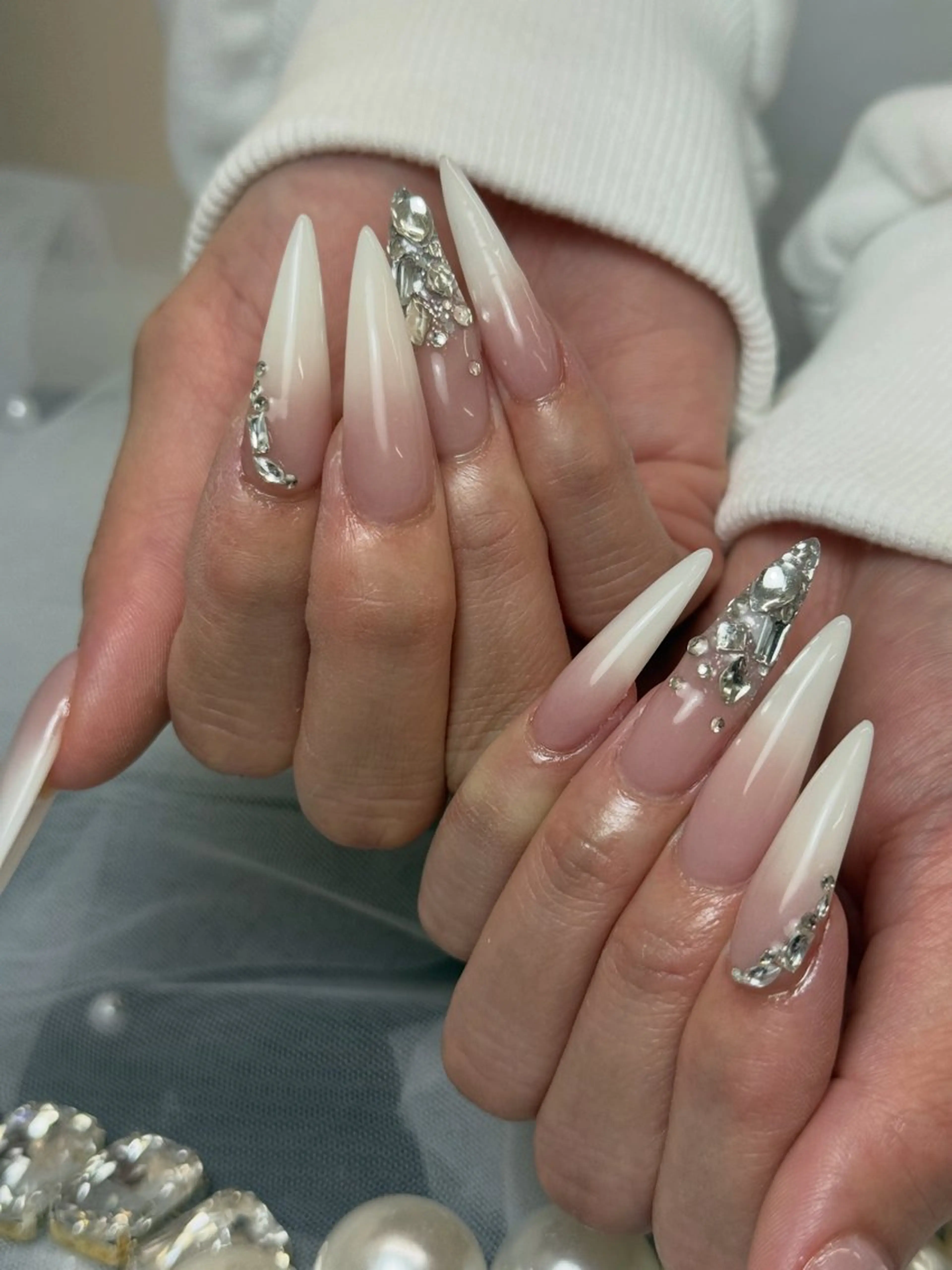 ネイル ハンドネイル RUNWAY 　　の眉毛・アイブロウイメージ