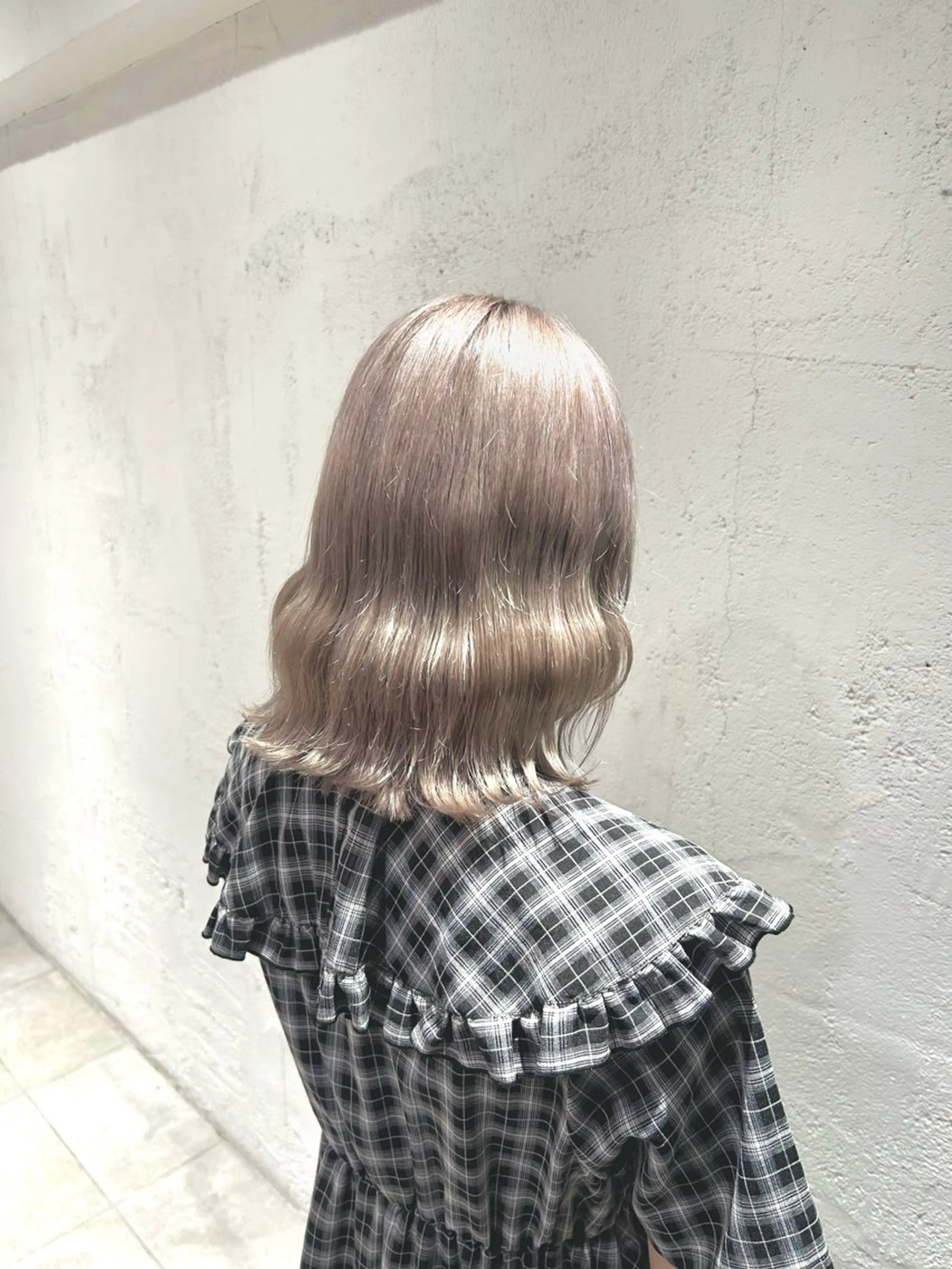 セミロング ヘアカラー ♛︎ きっか ♛︎ ヘアアレンジ🩵のヘアスタイル