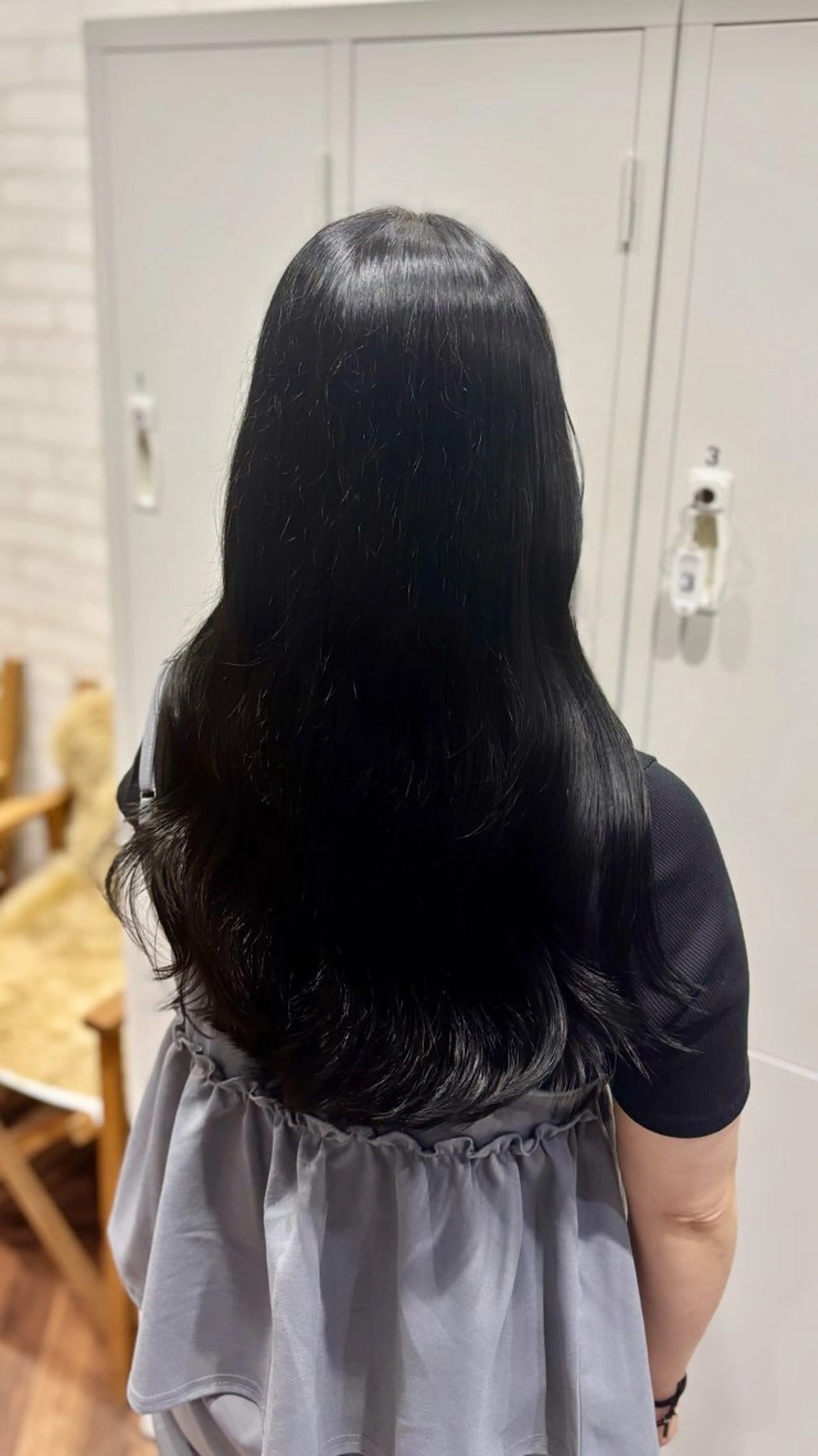 セミロング カラー カット ヘアカラー トリートメント 詩乃🎀ピンク 暖色系🫧レイヤーのヘアスタイル