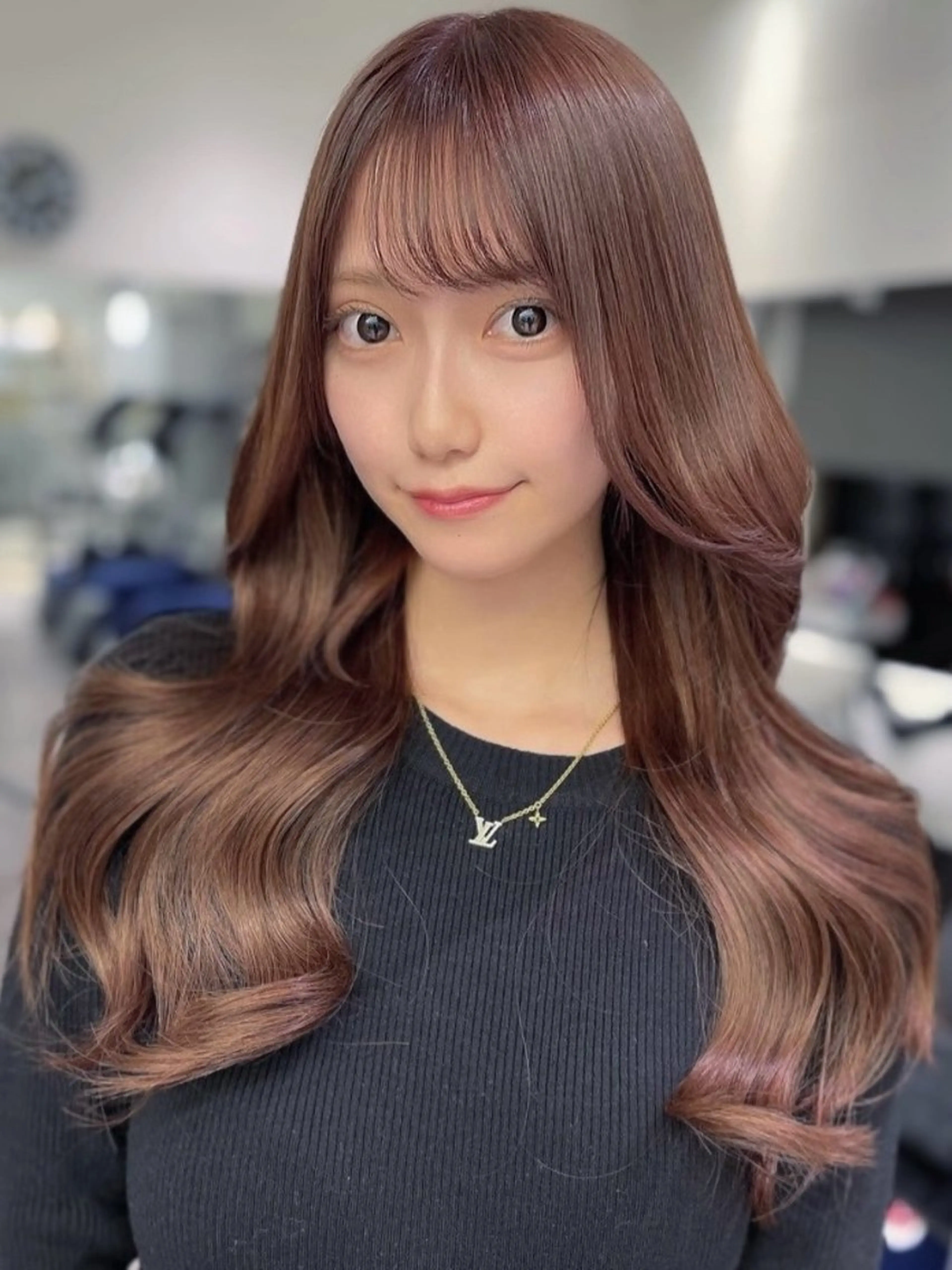 ロング カラー シールエクステ ベージュカラー ブリーチ ダブルカラー ハイトーンカラー ヘアカラー エクステ ヘアサロンelyts 表参道店のヘアスタイル