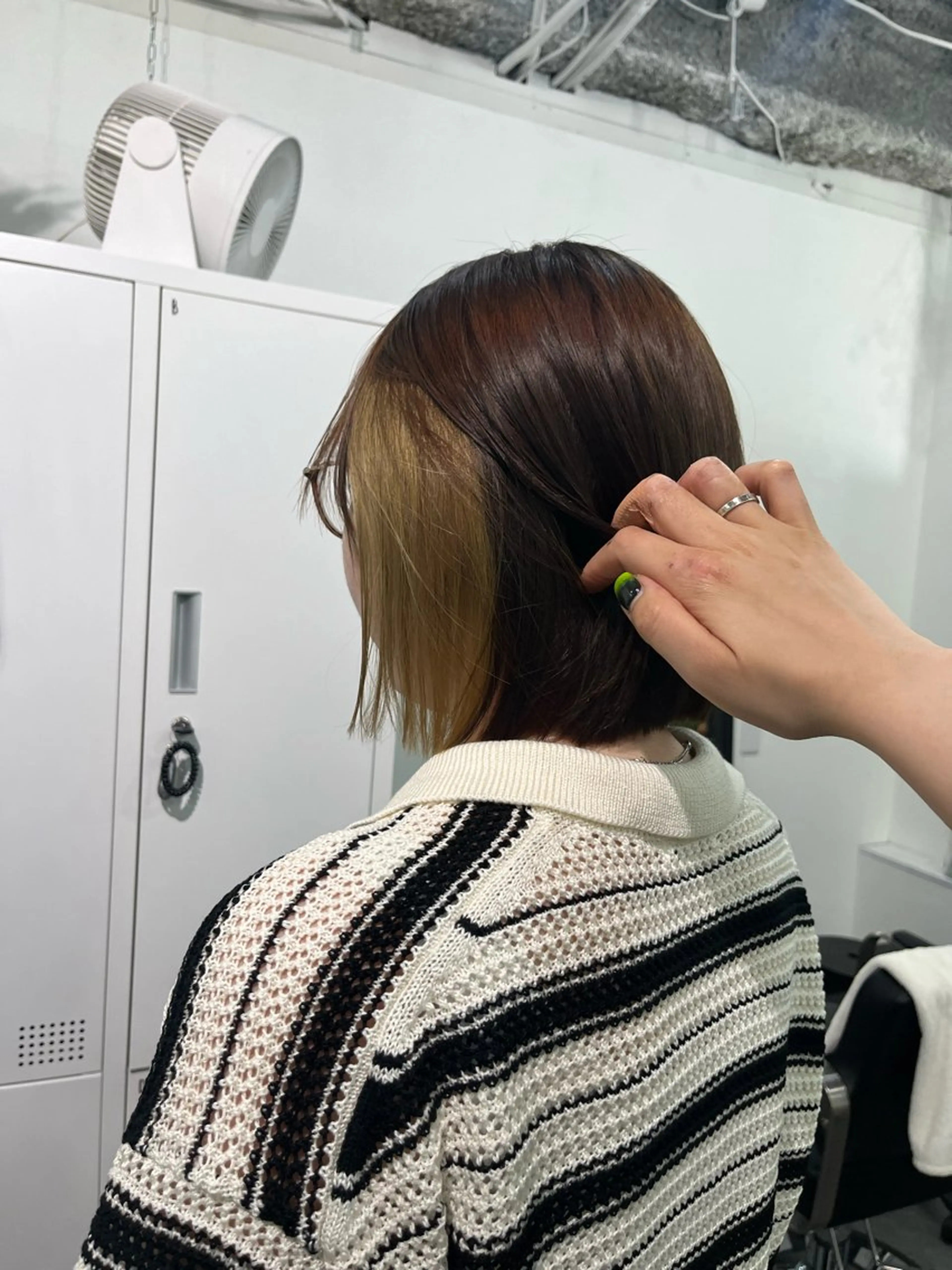 ショート カラー パーマ ブリーチ イヤリングカラー 縮毛矯正 縮毛矯正 中津川 愛恵のヘアスタイル