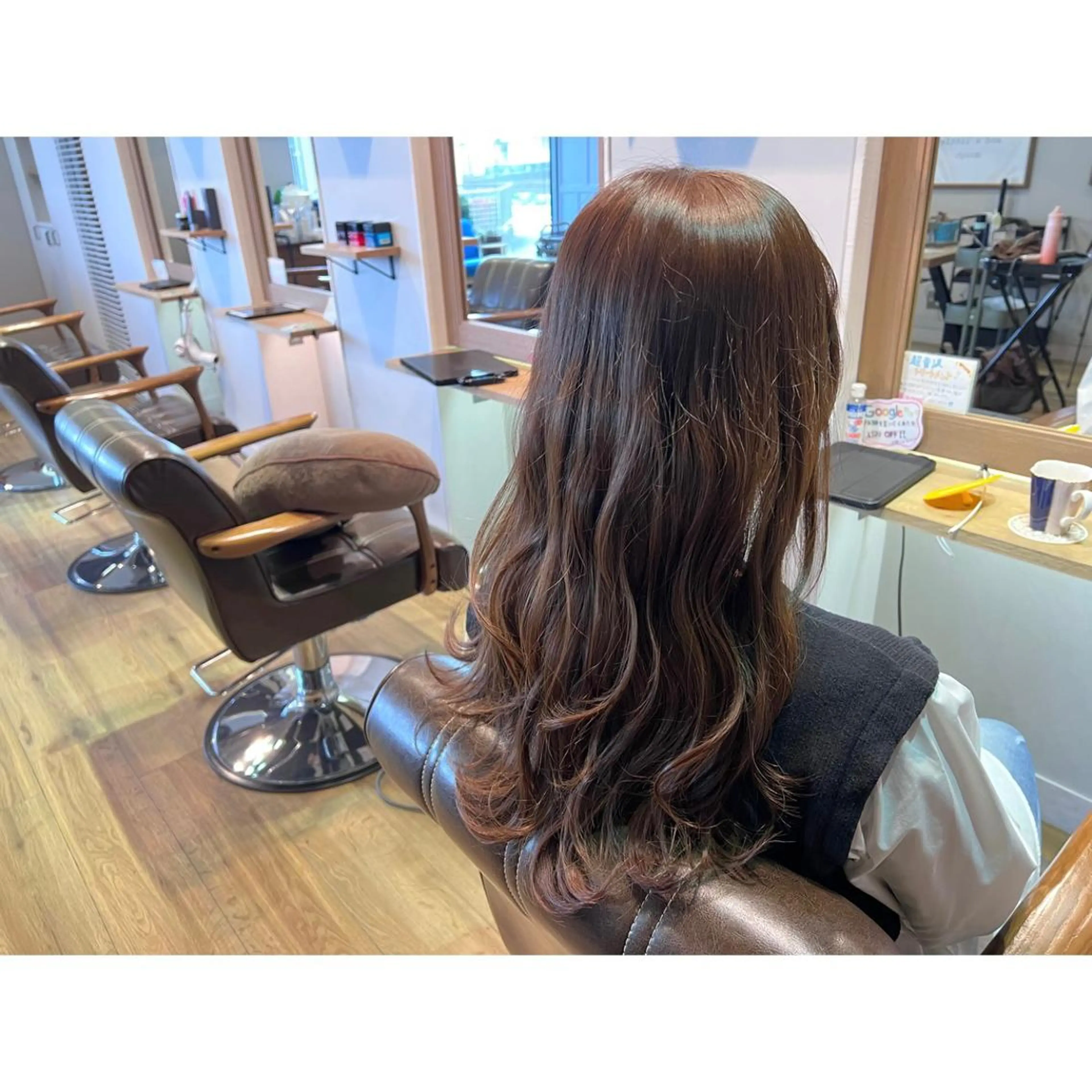 ロング カラー ブラウンカラー カット ヘアカラー トリートメント ツキダテ ユイのヘアスタイル