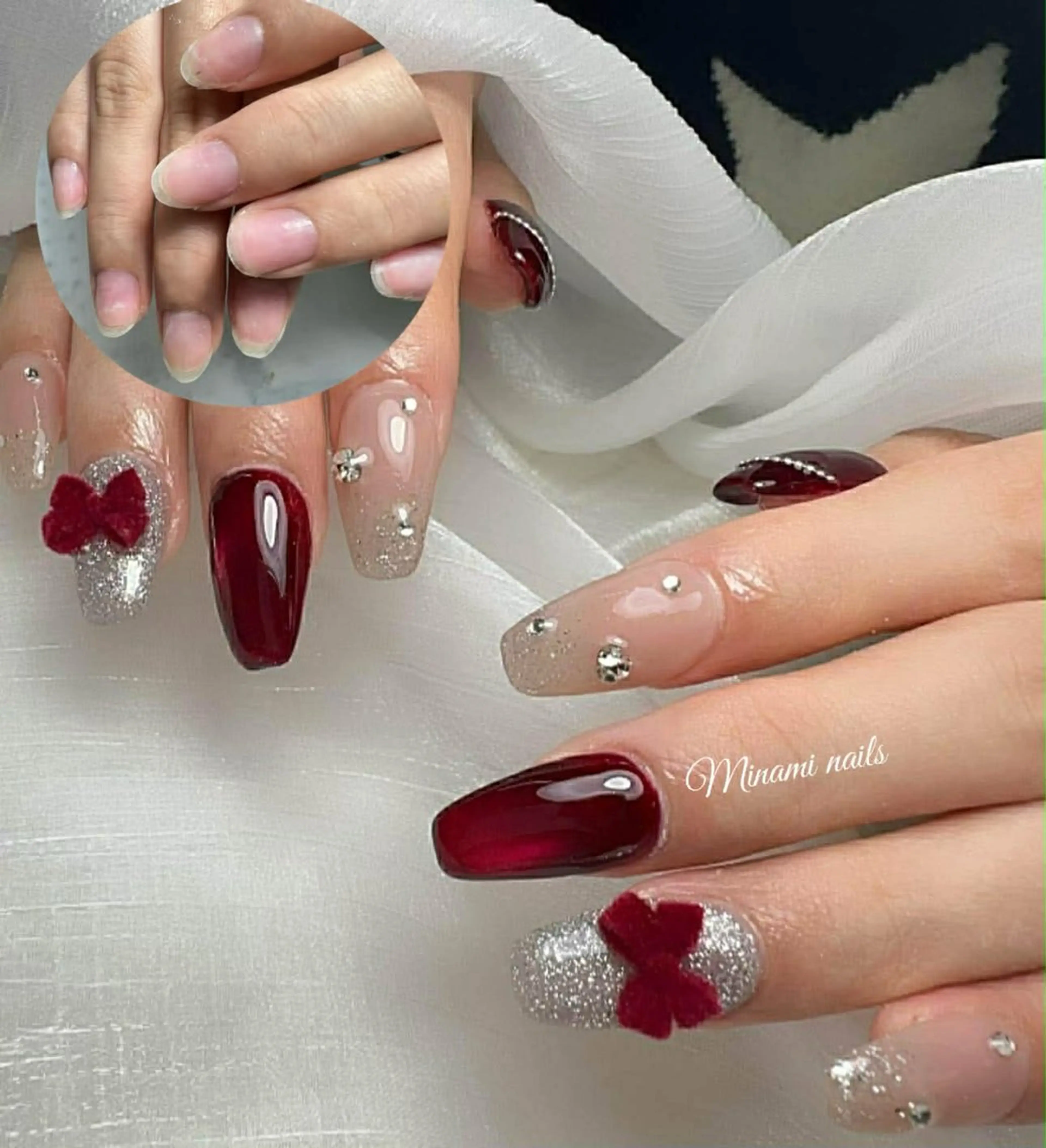 ネイル ボルドー ラメ(グリッター) リボン シルバー 冬ネイル Minami Nailsのネイルデザイン