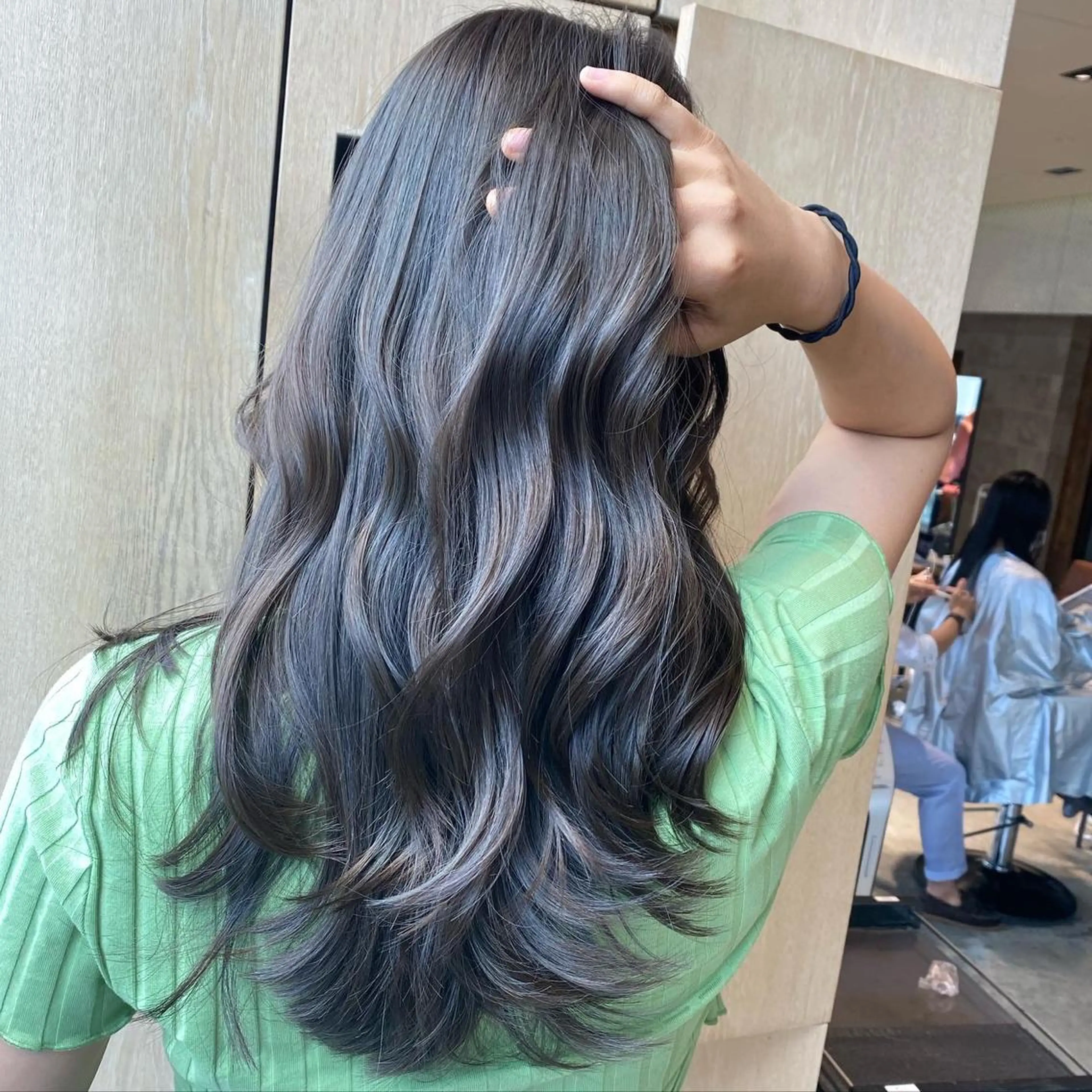 ミディアム カラー カット ヘアカラー 顔まわりの神様✨ 透明感カラー藤嶋秀幸のヘアスタイル