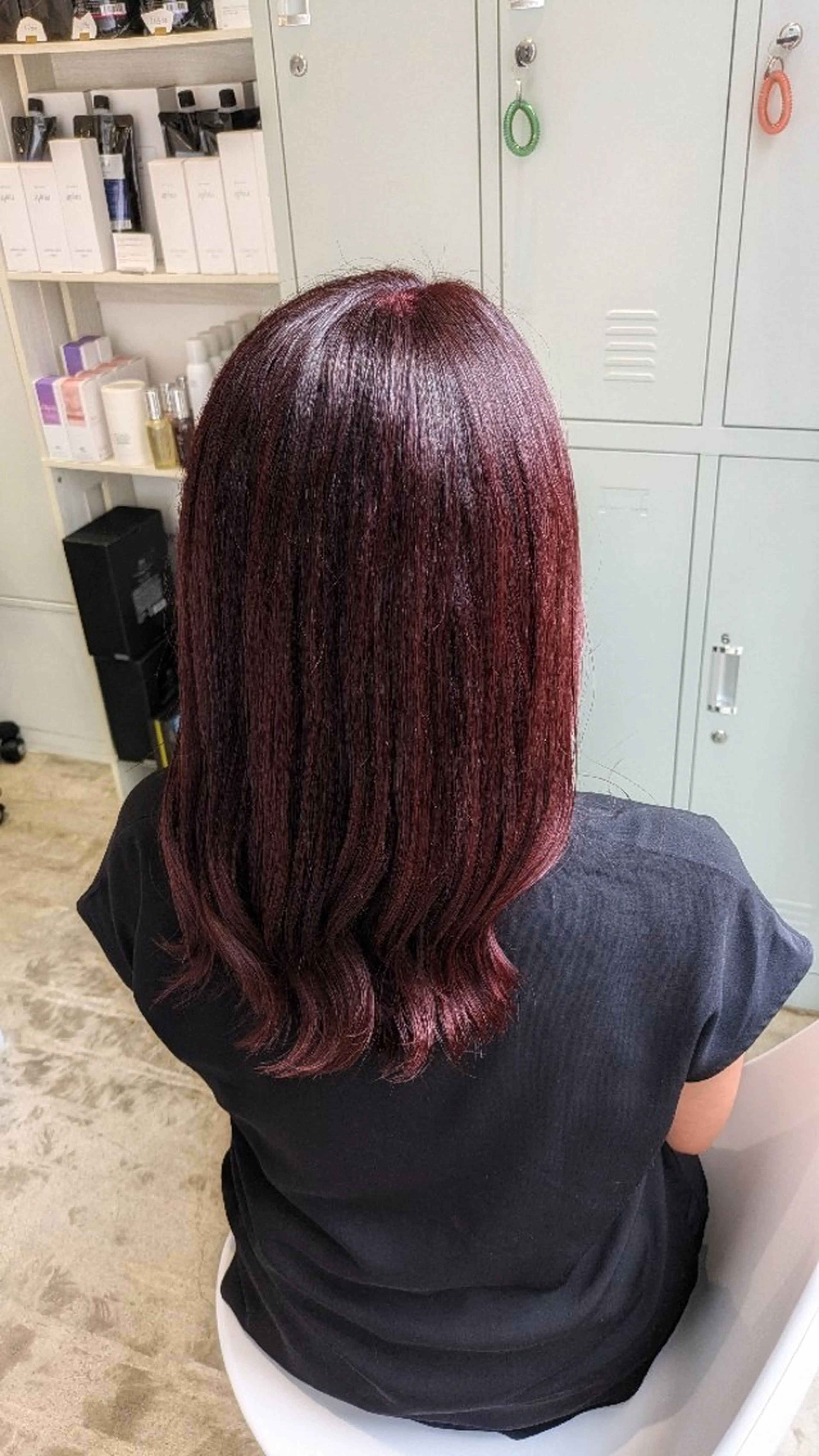 セミロング 成瀬 サエのヘアスタイル