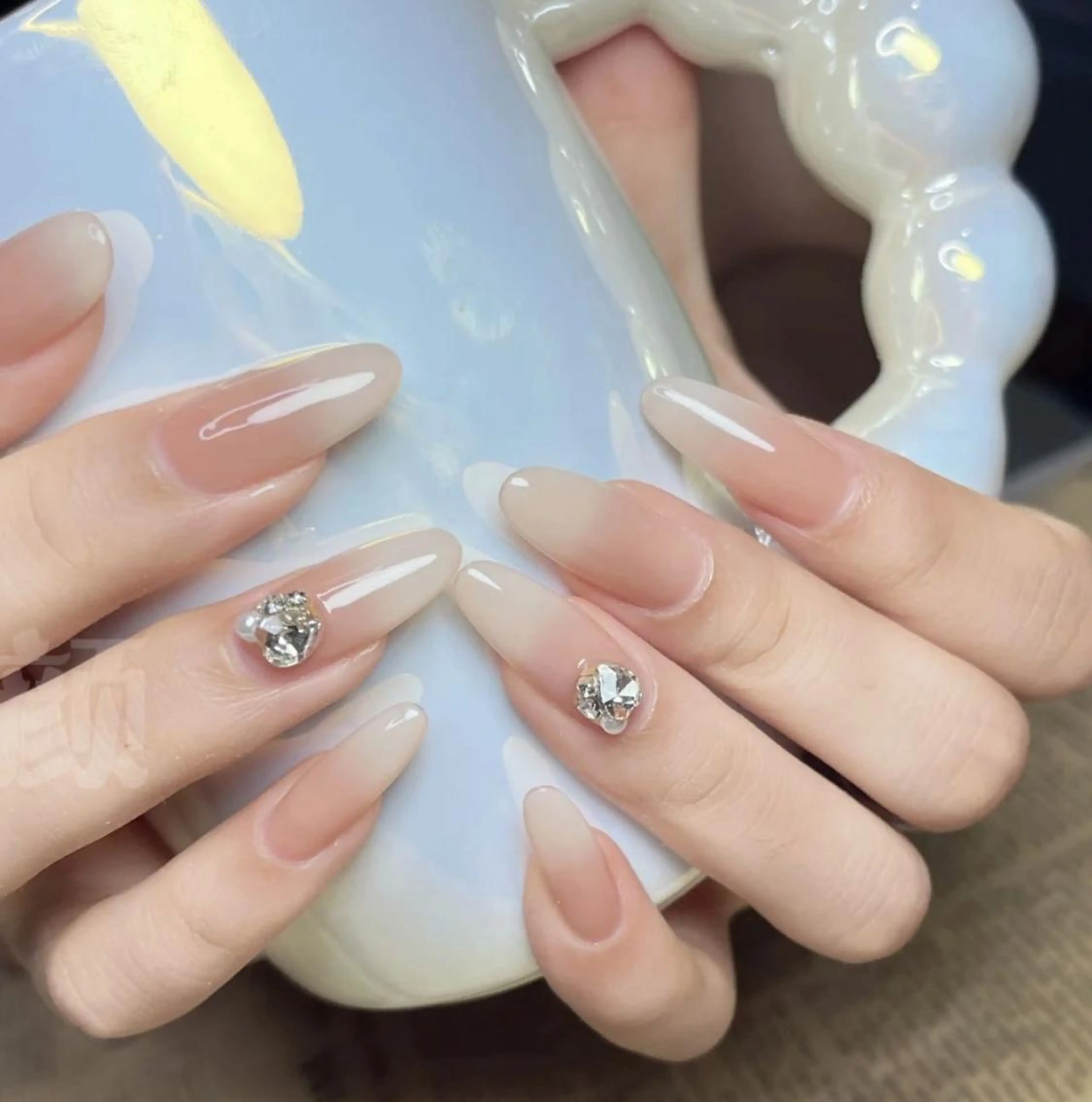 ネイル アートネイル 長さ出し ネイルチップ Queens テイのネイルデザイン