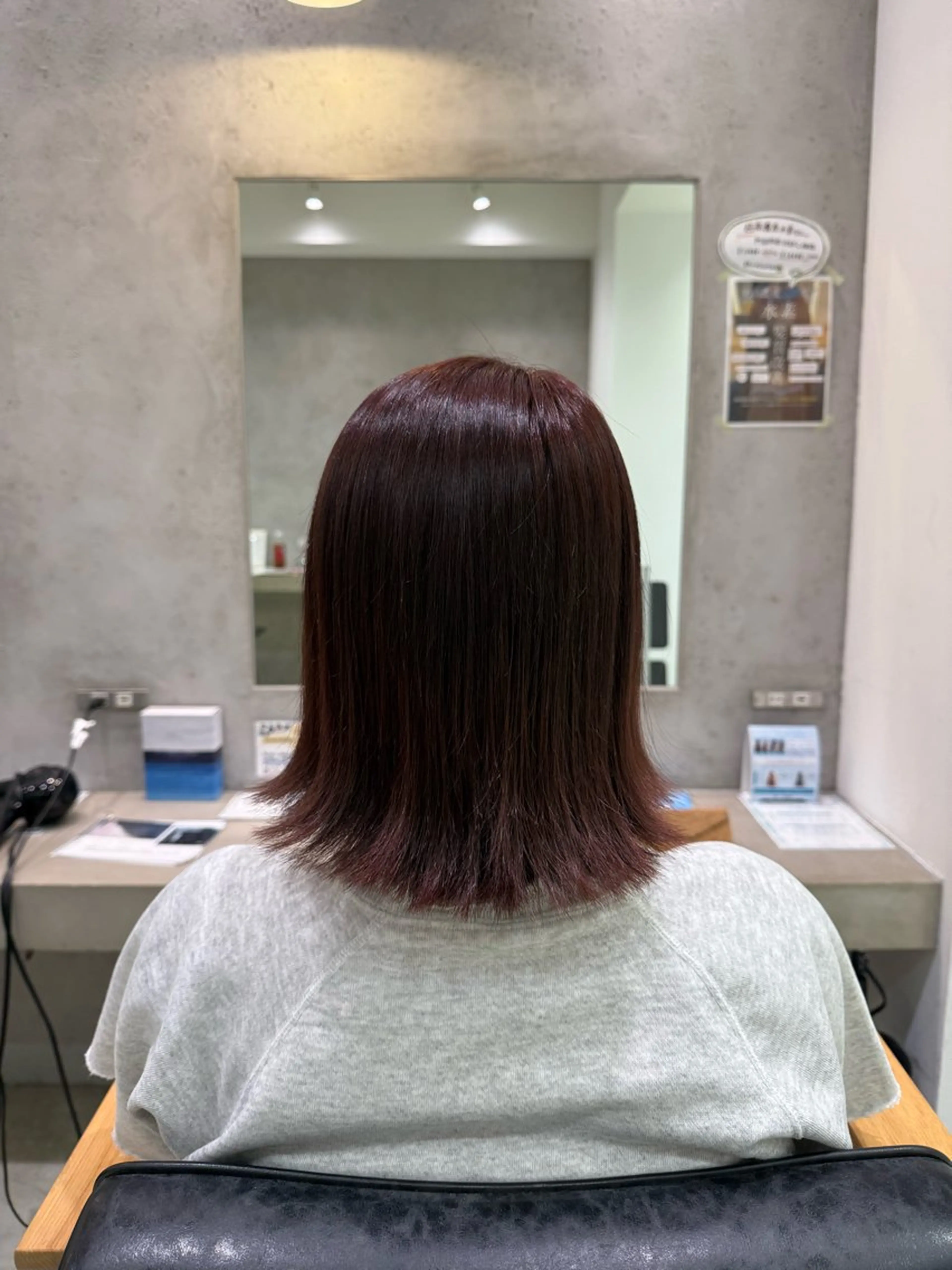 ミディアム カラー 山口 桃果のヘアスタイル