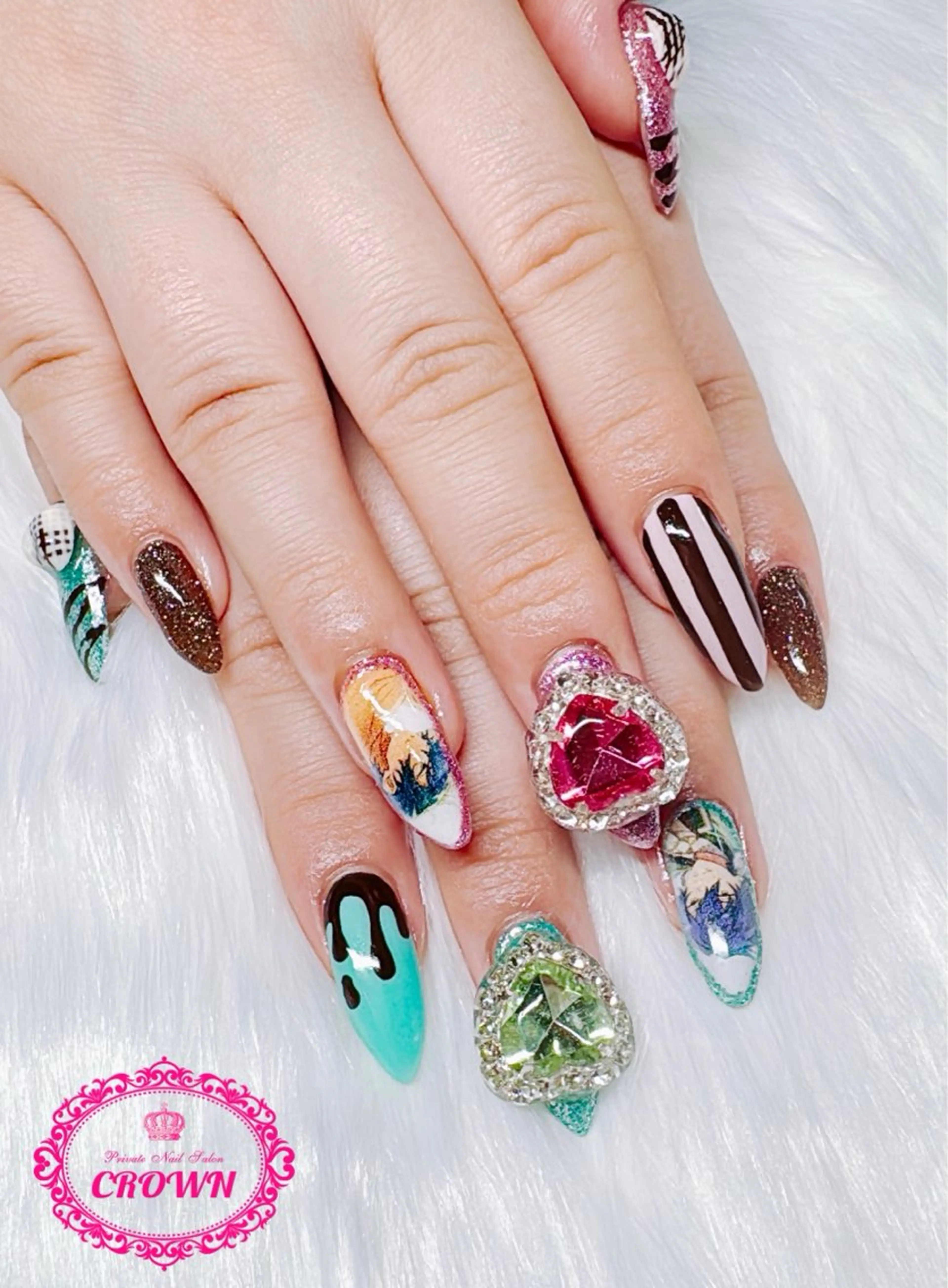 ネイル CROWN プライベートサロンのネイルデザイン