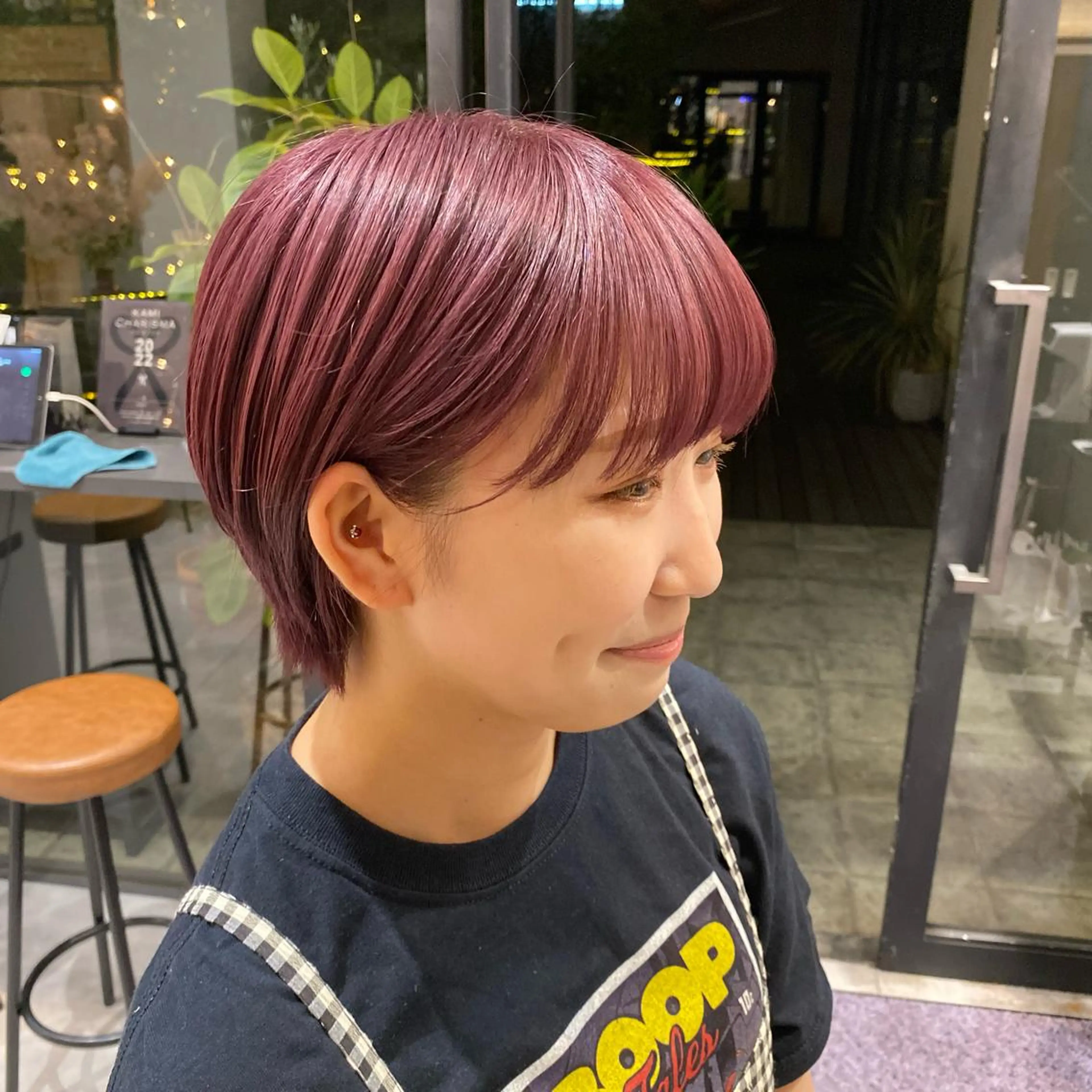 ショート カラー たつ/レイヤーカット 顔周り/髪質改善のヘアスタイル