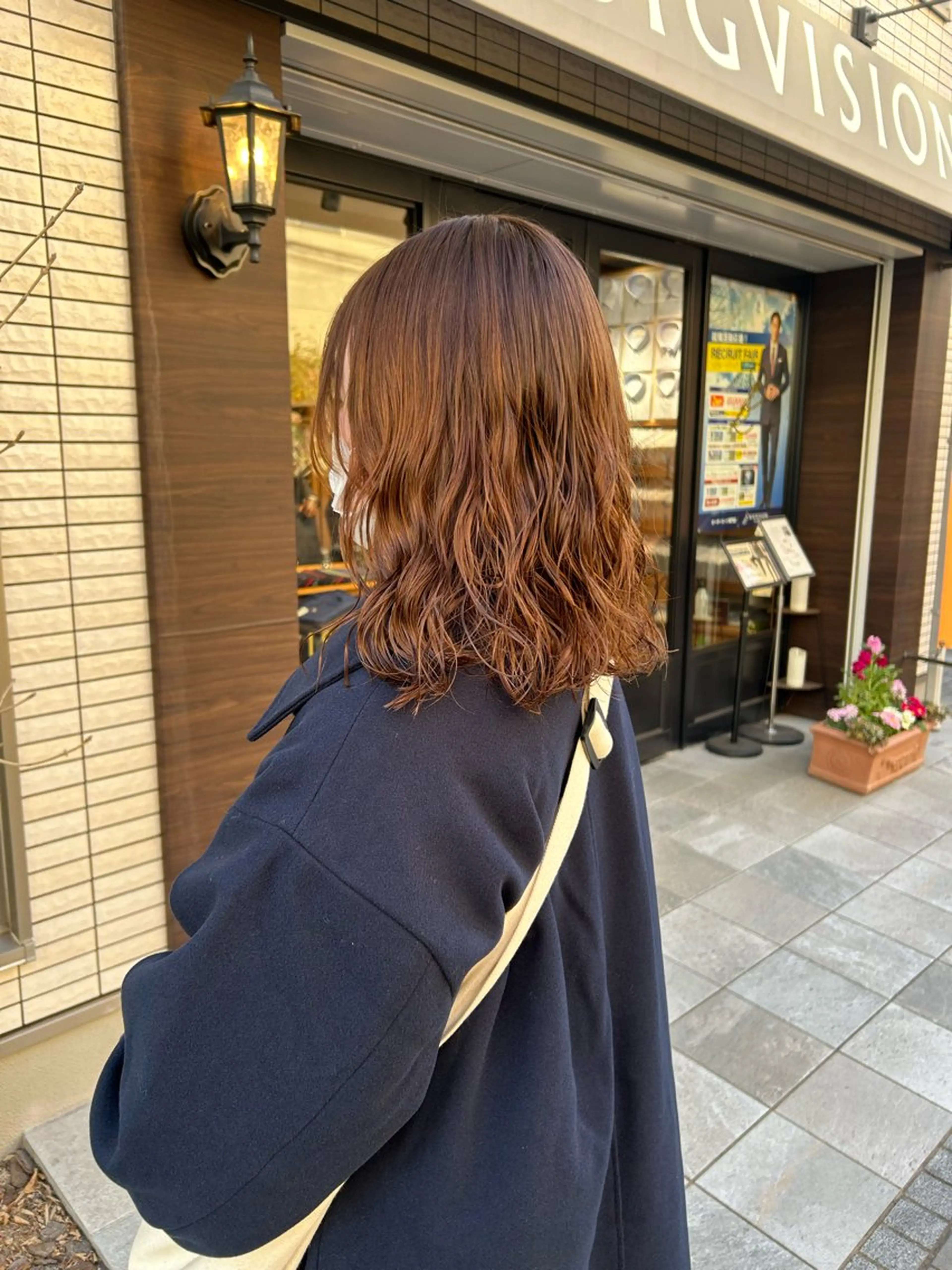 ミディアム カラー パーマ ENIF ツキのヘアスタイル